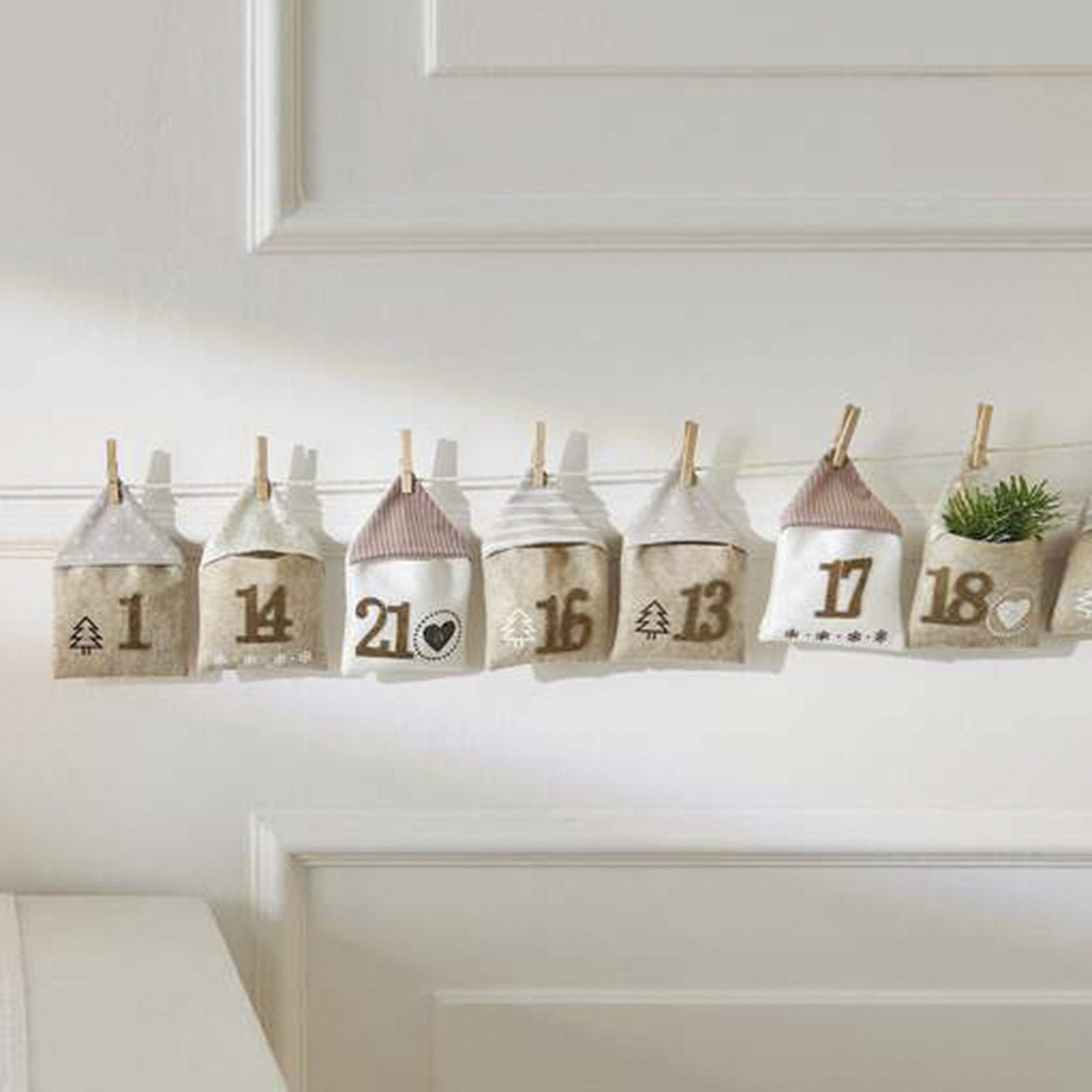Acheter Calendrier de l'Avent "maisons de Noël"  dans la boutique en ligne de Frank Flechtwaren