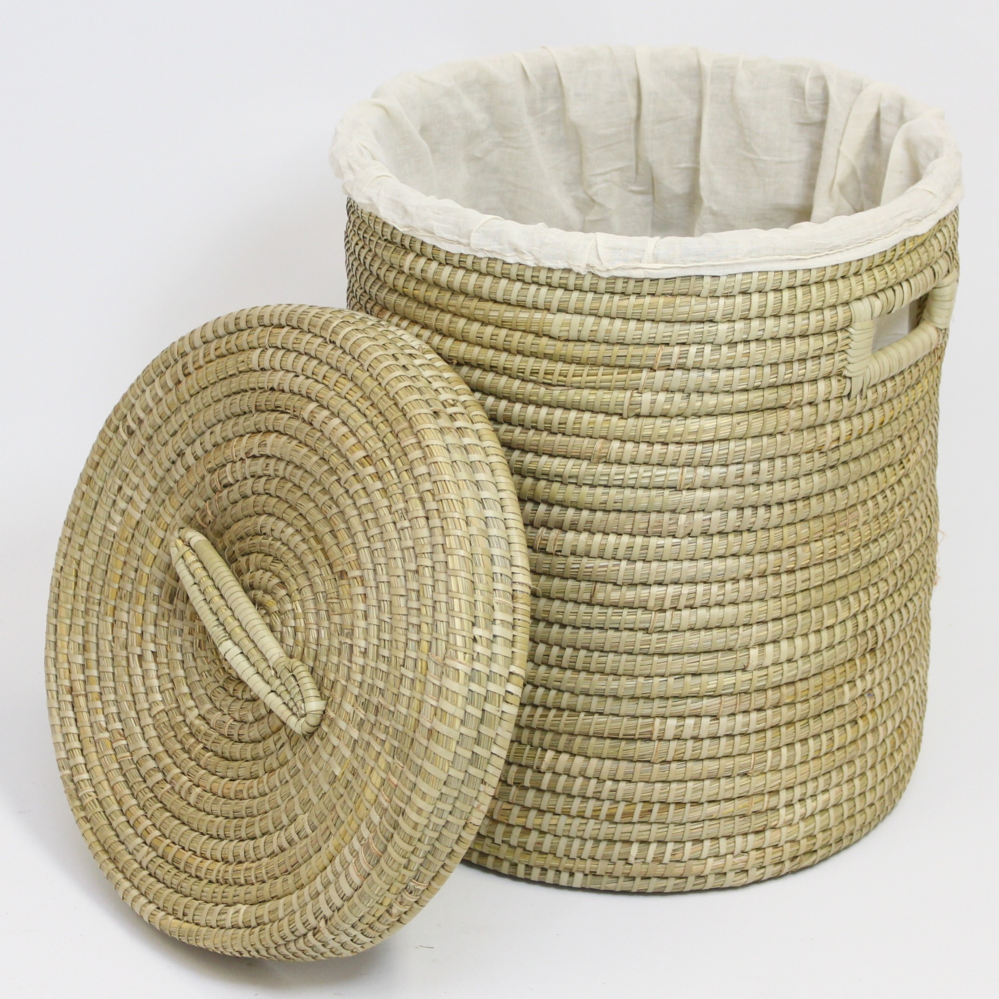 Acheter Panier à linge avec couvercle, PM dans la boutique en ligne de Frank Flechtwaren pour Salle de bain Acheter Panier à linge avec couvercle, PM dans la boutique en ligne de Frank Flechtwaren pour Salle de bain