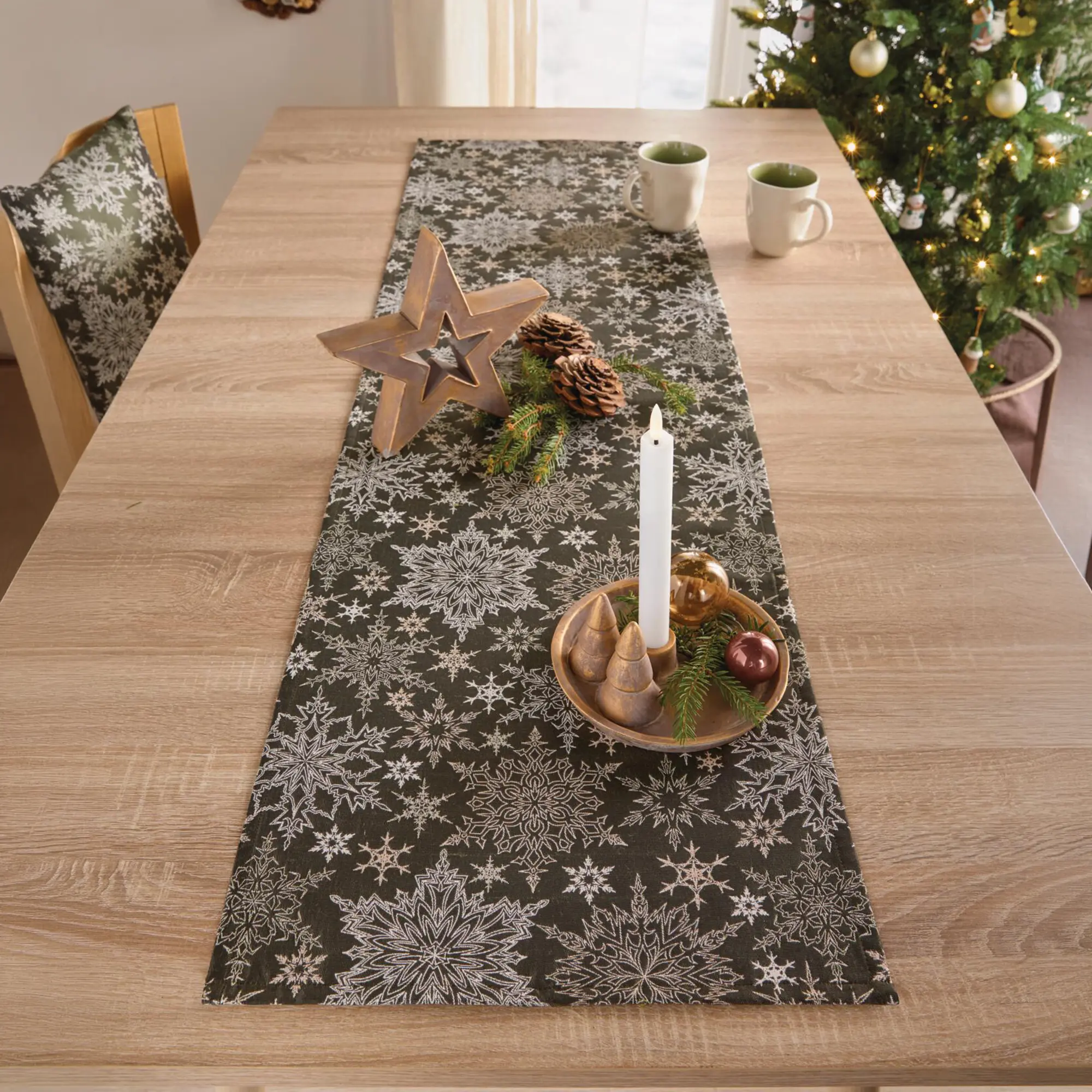 Acheter Chemin de table « Motifs de flocons de neige »  dans la boutique en ligne de Frank Flechtwaren