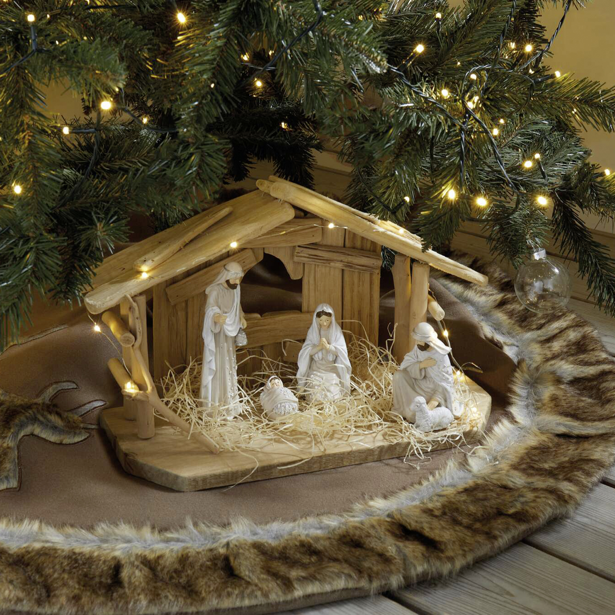 Acheter Lot de 4 figurines de crèche "veille de Noël"  dans la boutique en ligne de Frank Flechtwaren