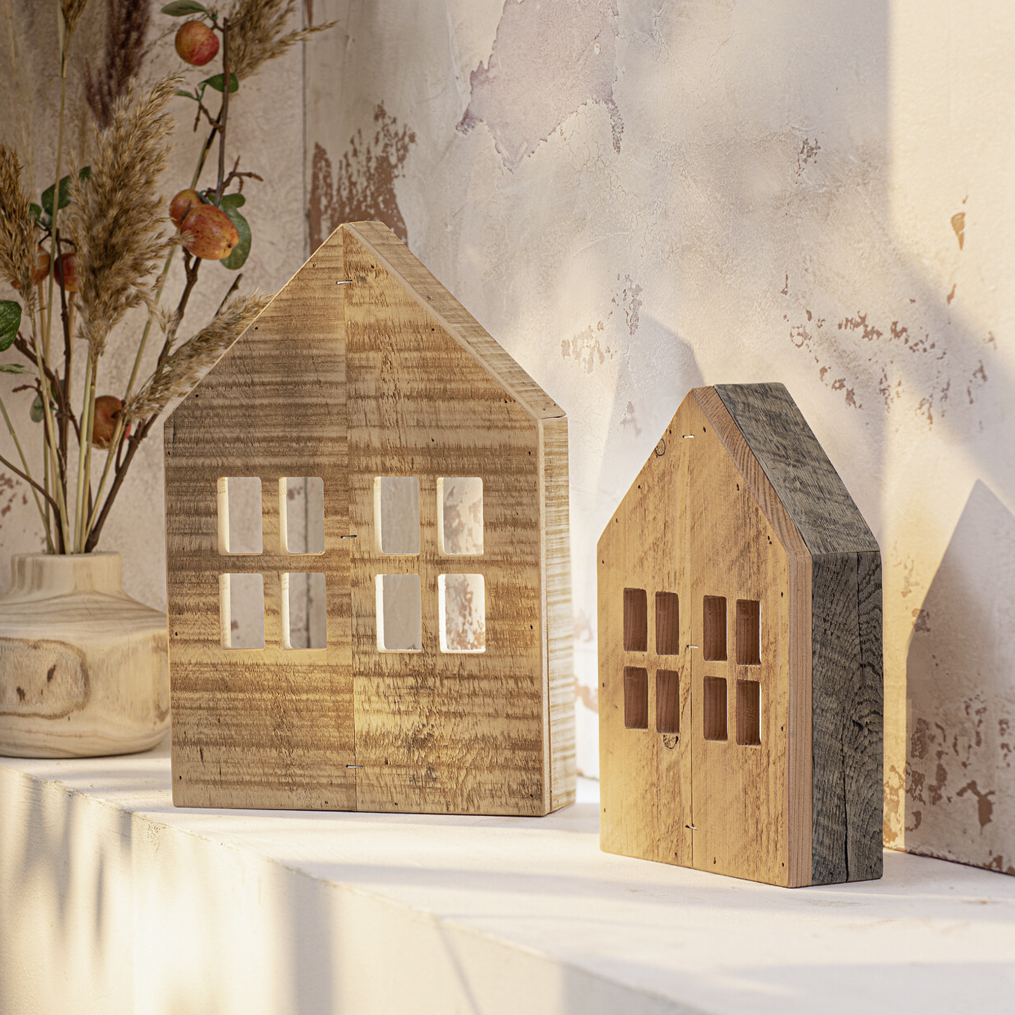 Acheter Lot de 2 décorations en bois "maisonnette"  dans la boutique en ligne de Frank Flechtwaren