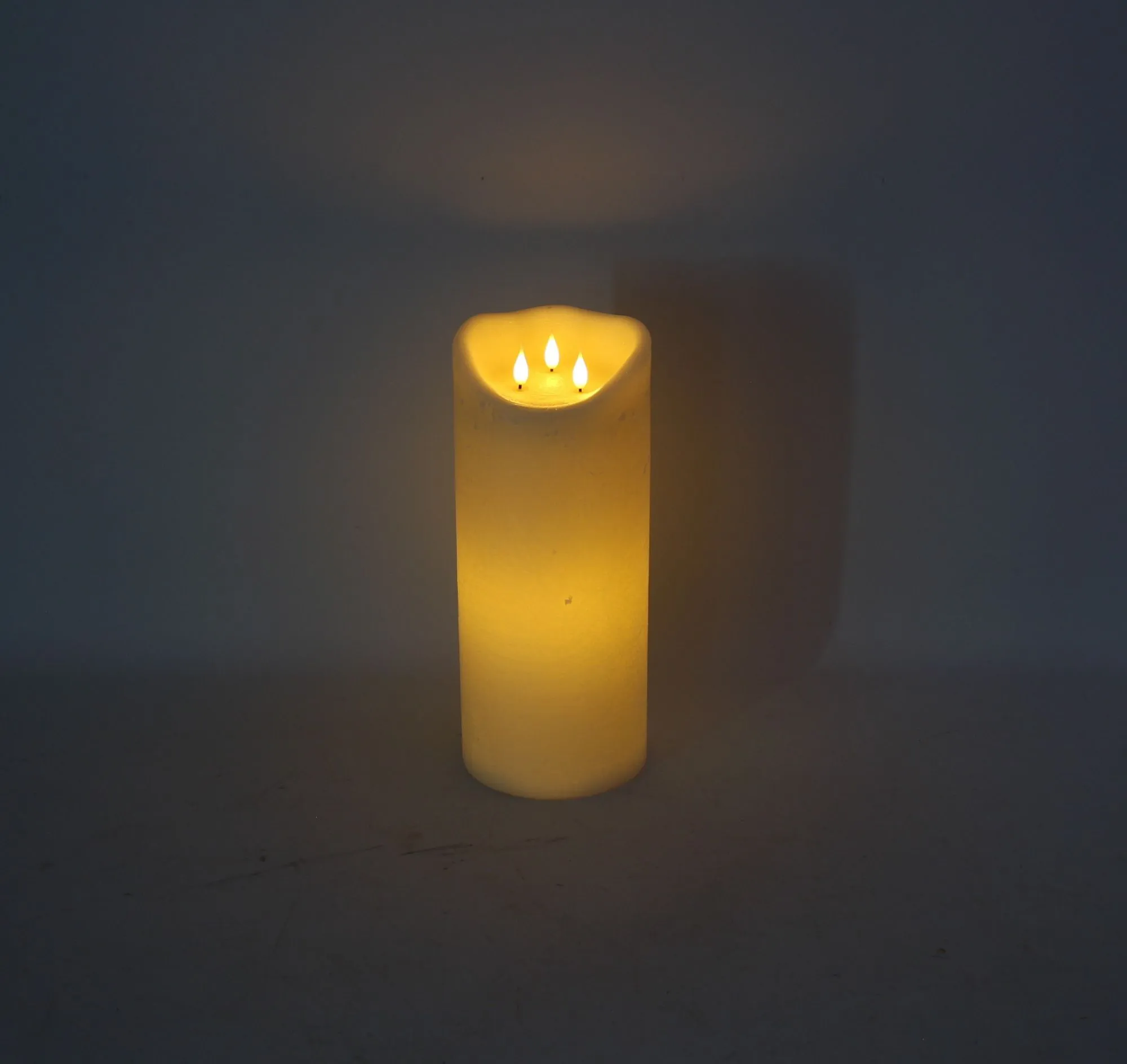 Acheter Grande bougie LED « 3 flammes » dans la boutique en ligne de Frank Flechtwaren pour Décoration LED