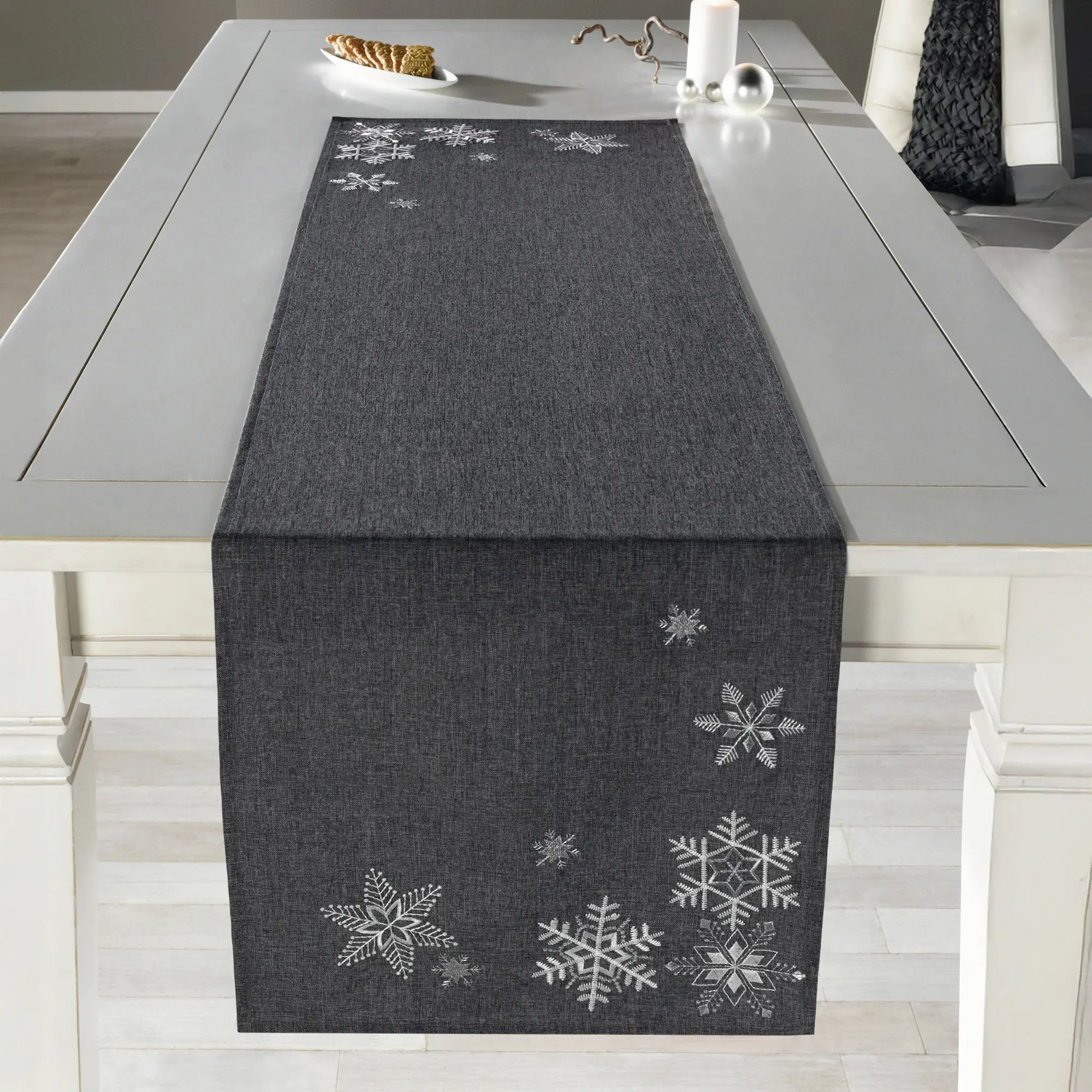 Acheter Chemin de table "cristaux de neige argenté"  dans la boutique en ligne de Frank Flechtwaren