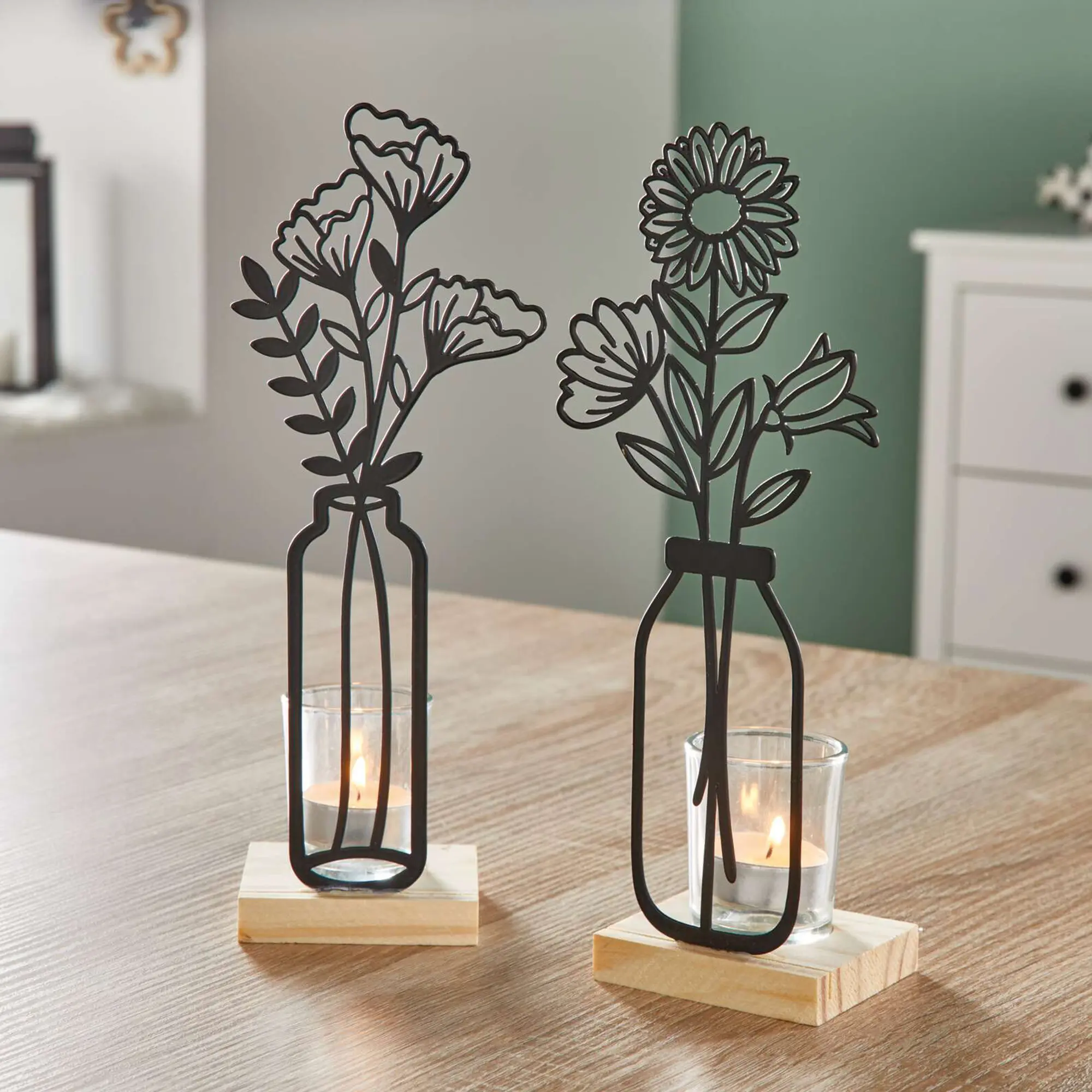 Acheter Lot de 2 bougeoirs "fleurs métalliques"  dans la boutique en ligne de Frank Flechtwaren