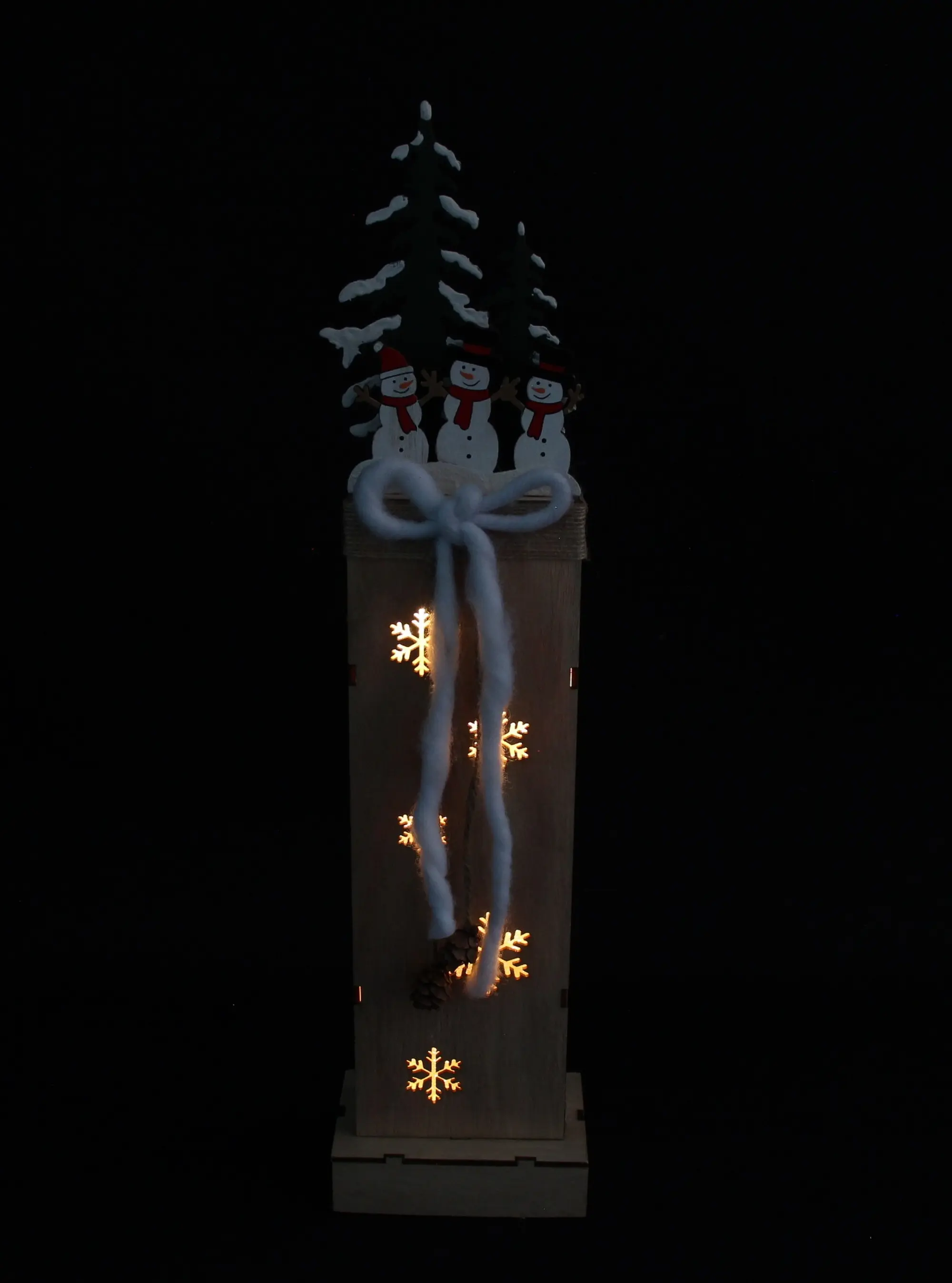 Acheter Colonne LED "Bonhommes de neige dans la forêt"  dans la boutique en ligne de Frank Flechtwaren pour Décoration de table LED