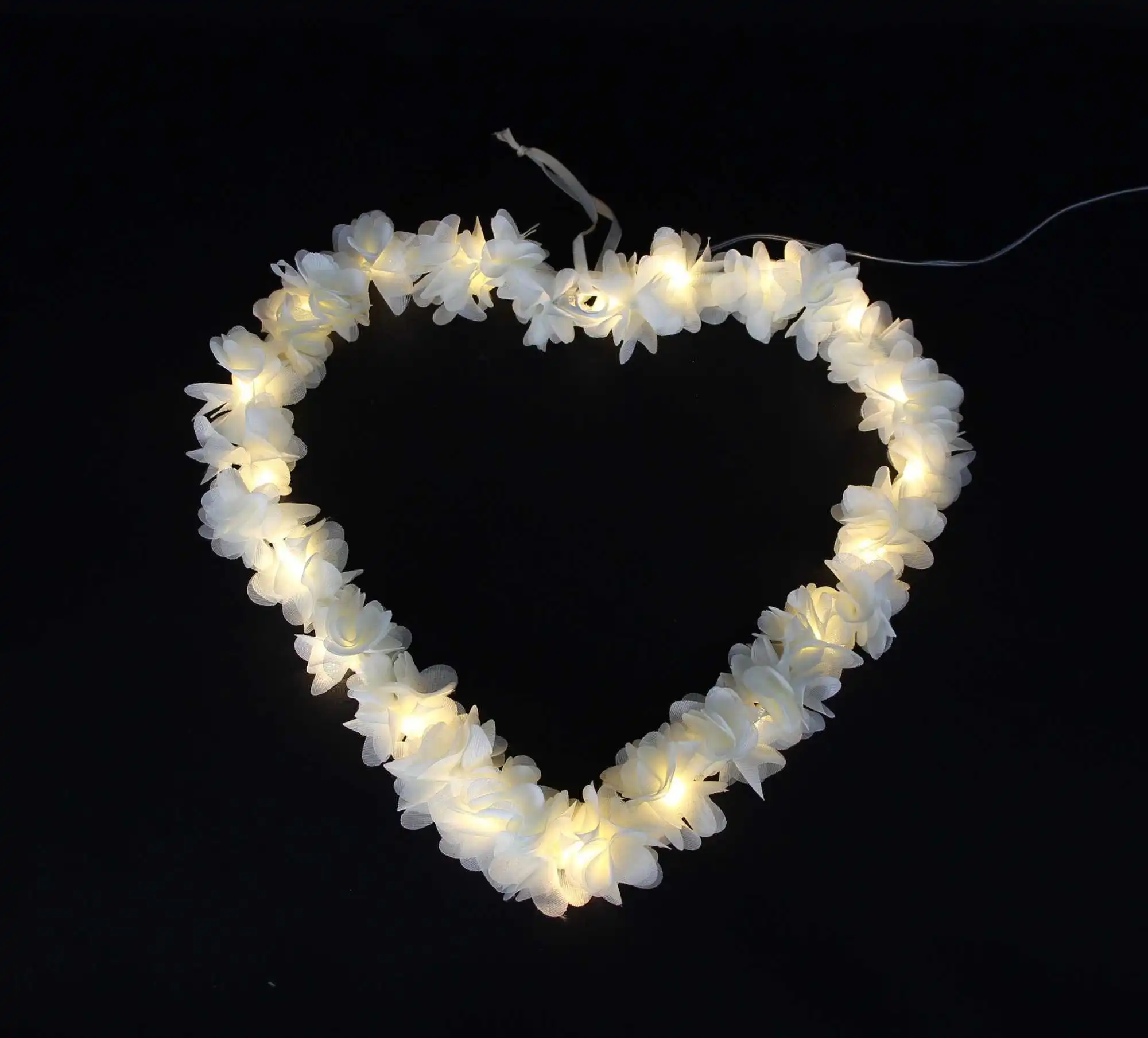 Acheter Suspension LED "cœur fleuri"  dans la boutique en ligne de Frank Flechtwaren pour Pâques
