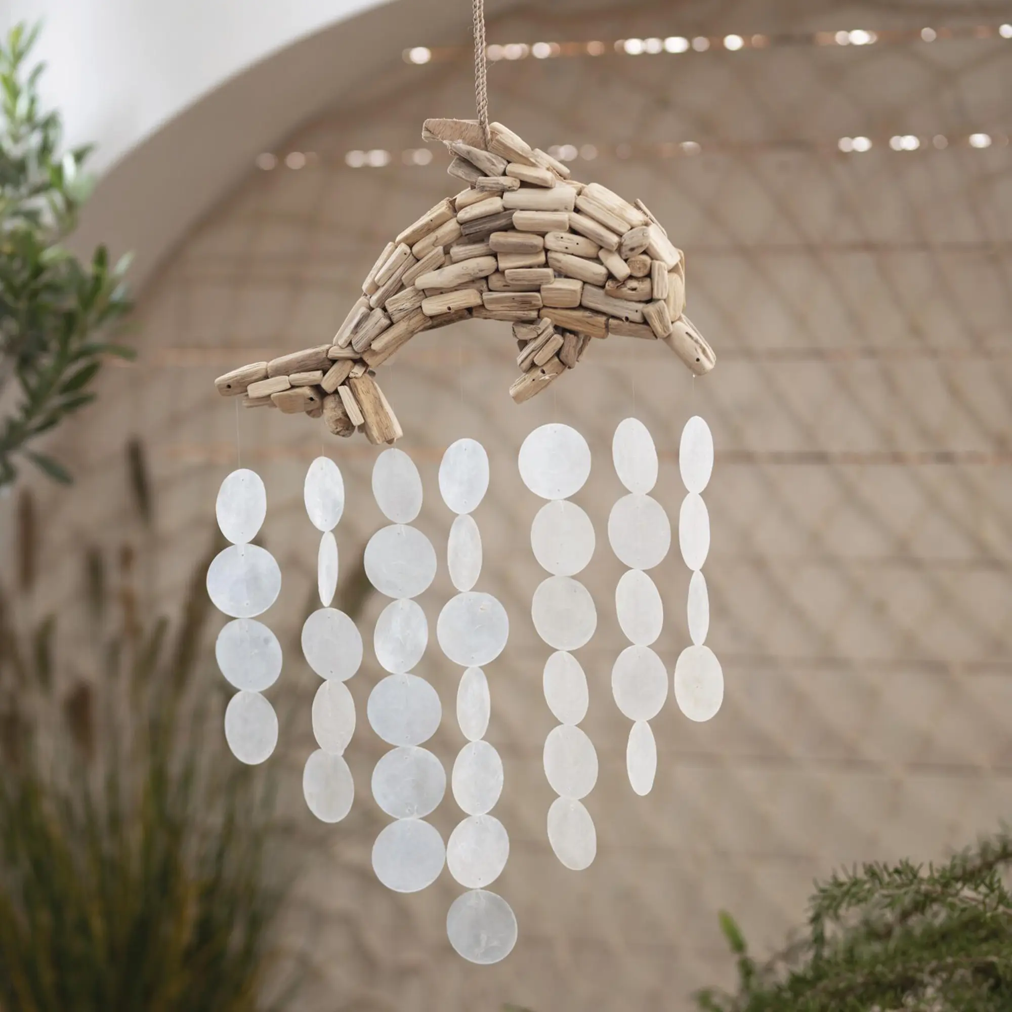 Acheter Suspension dauphin "Capiz"  dans la boutique en ligne de Frank Flechtwaren