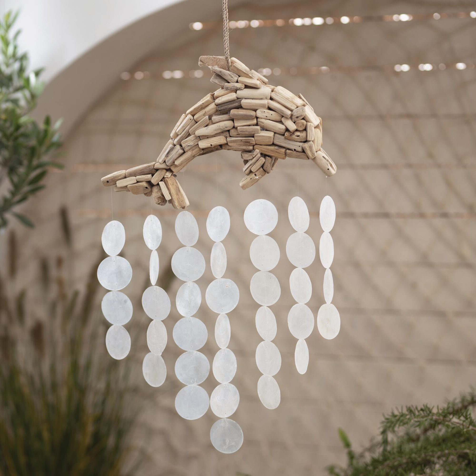 Acheter Suspension dauphin "Capiz"  dans la boutique en ligne de Frank Flechtwaren