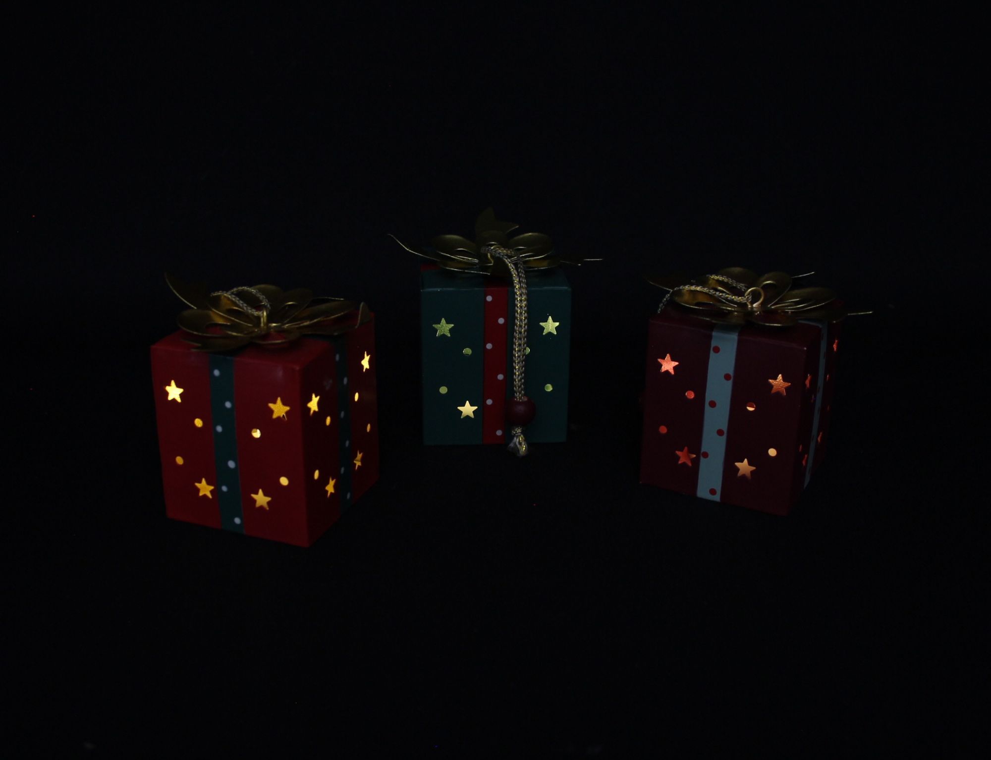 Acheter Pendentifs LED « Cadeau », lot de 3 dans la boutique en ligne de Frank Flechtwaren pour Décorations à suspendre
