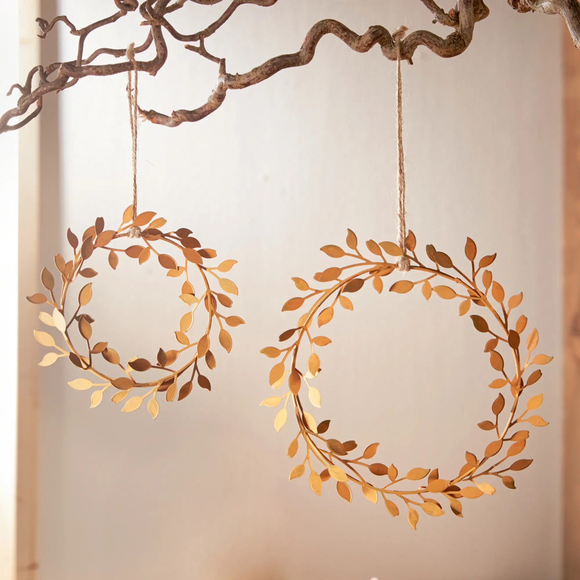 Acheter Lot de 2 suspensions "couronne de feuilles"  dans la boutique en ligne de Frank Flechtwaren