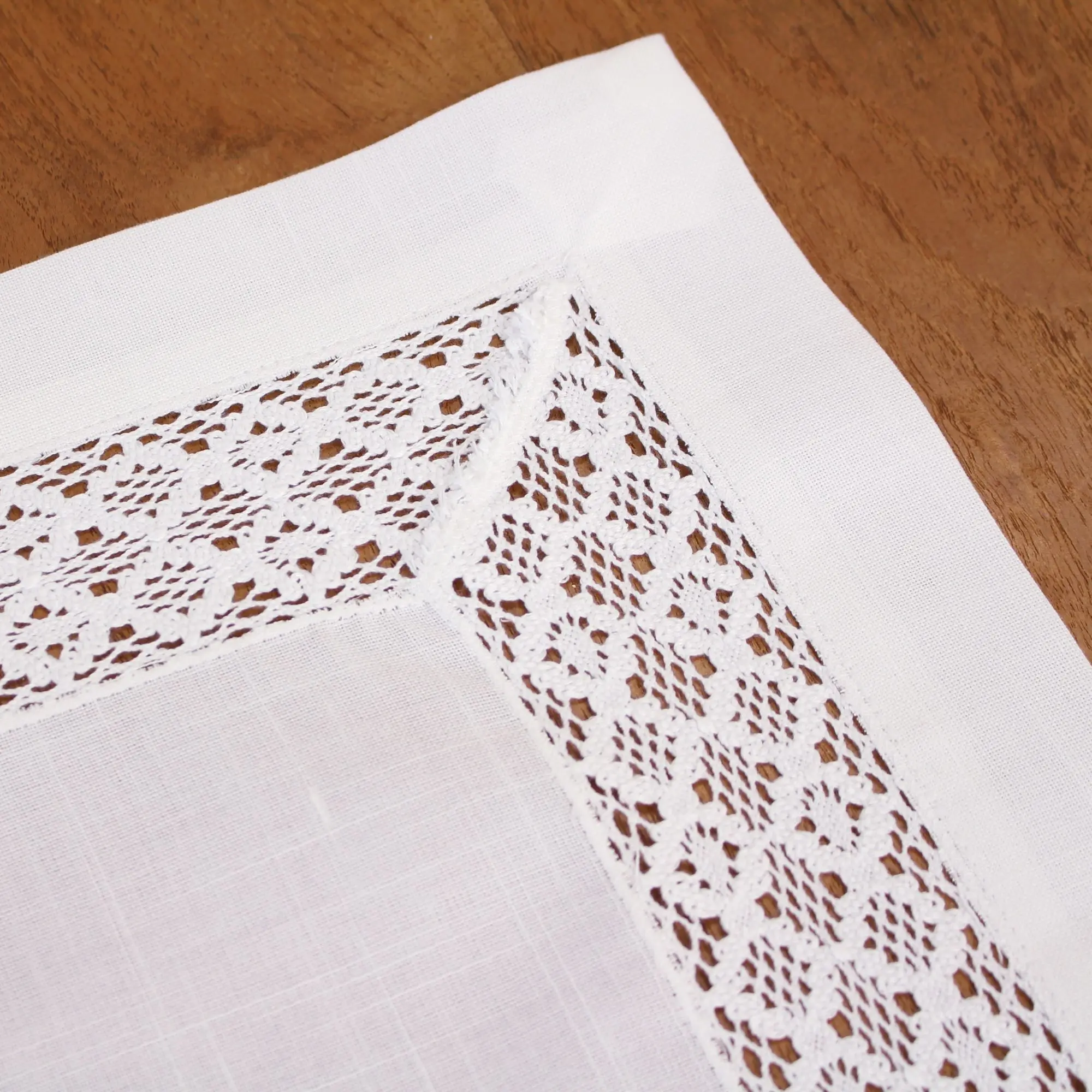 Acheter Chemin de table "bordure crochet"  dans la boutique en ligne de Frank Flechtwaren pour Chemins de table