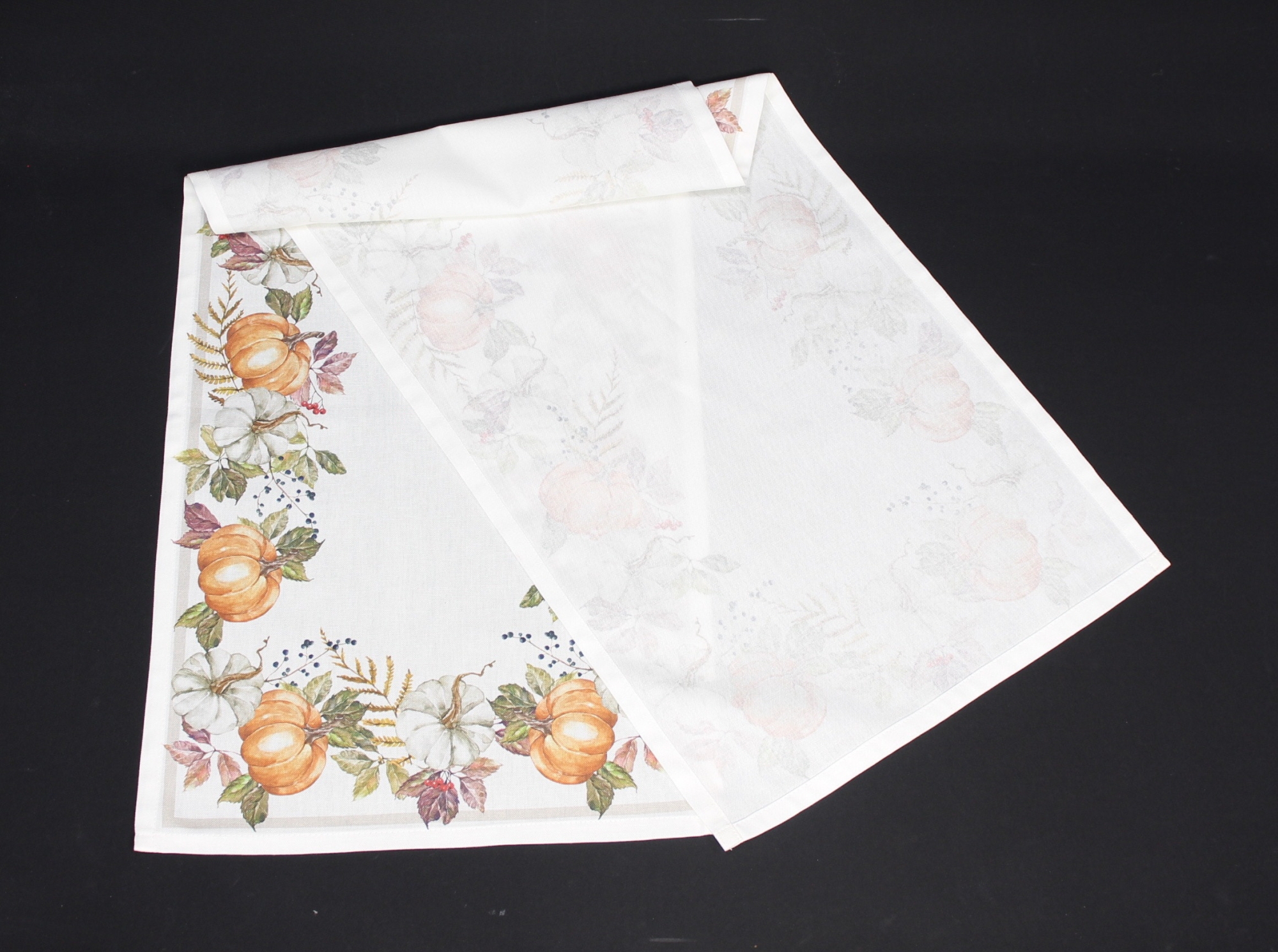 Acheter Chemin de table "saison des citrouilles"  dans la boutique en ligne de Frank Flechtwaren pour Série titre automne/hiver