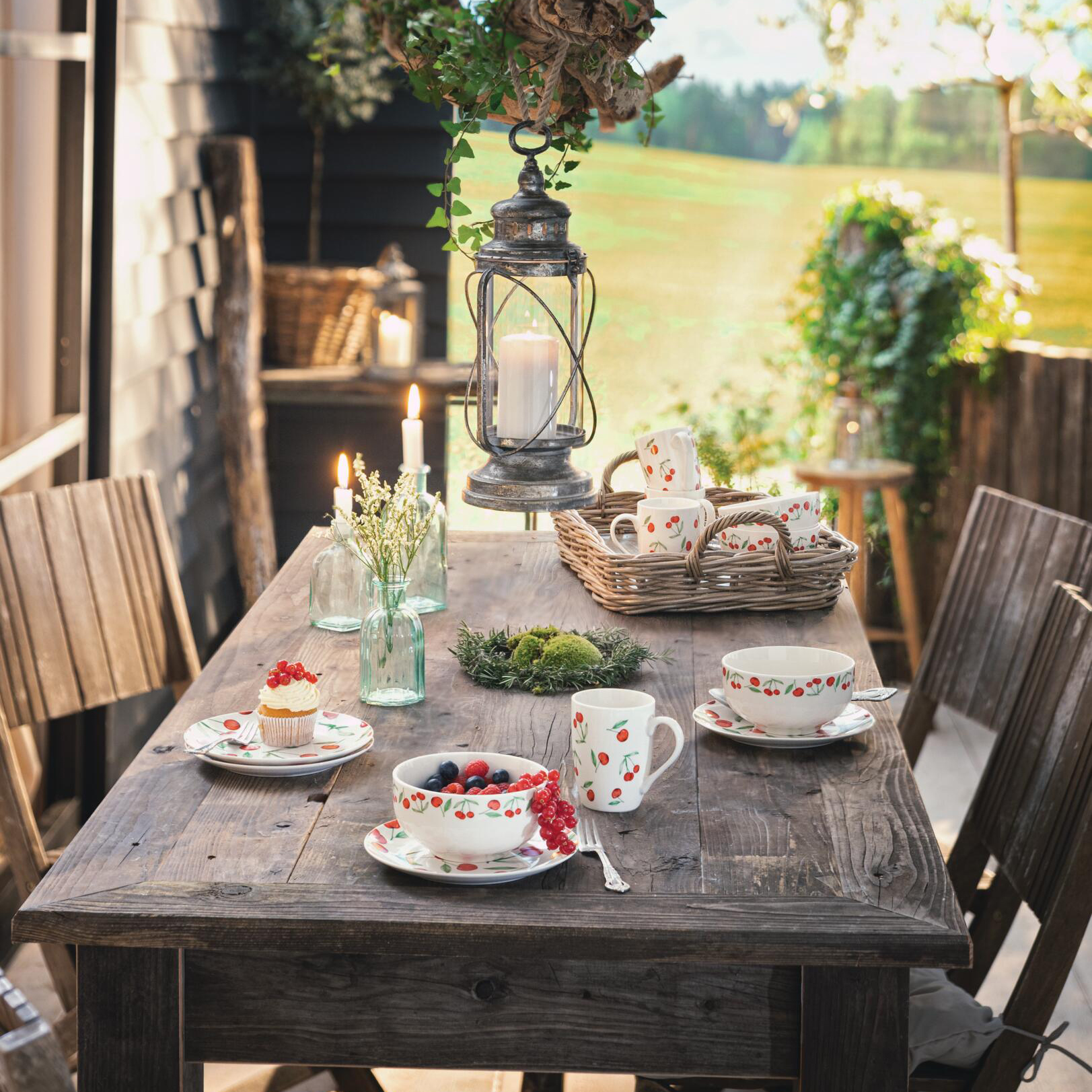 Acheter Lot de 2 assiettes à dessert "délice de cerises"  dans la boutique en ligne de Frank Flechtwaren pour Cuisine