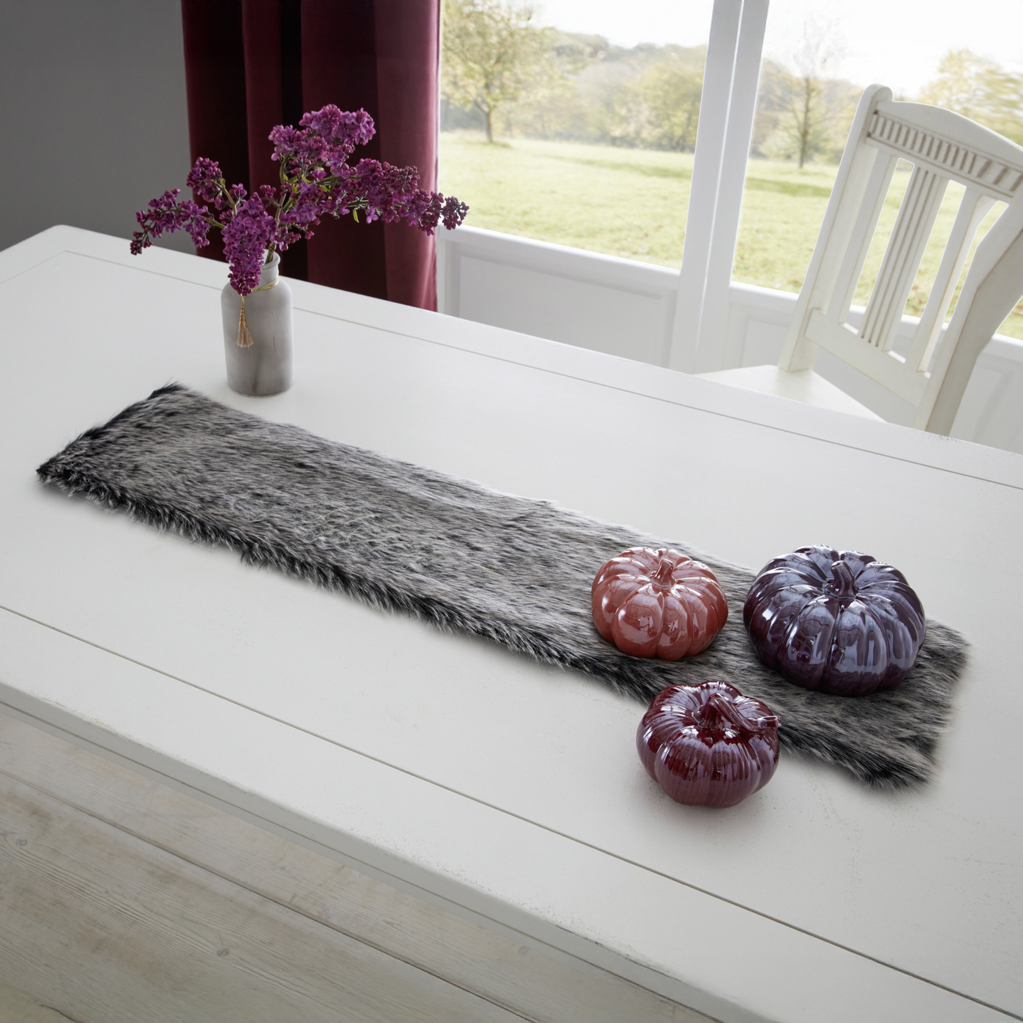 Acheter Chemin de table "aspect fourrure foncée", court  dans la boutique en ligne de Frank Flechtwaren pour Pâques