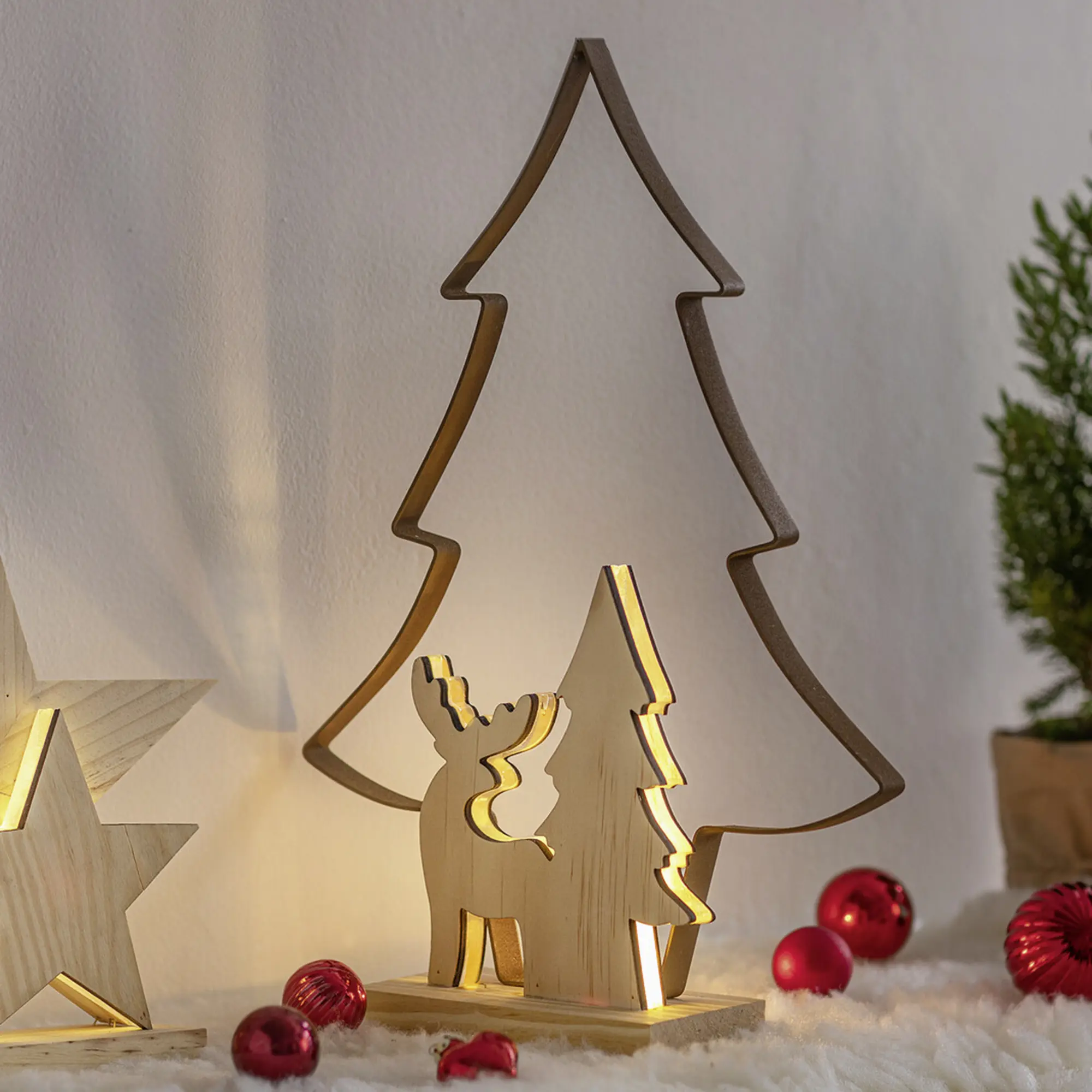 Acheter Décoration LED "sapin en métal"  dans la boutique en ligne de Frank Flechtwaren