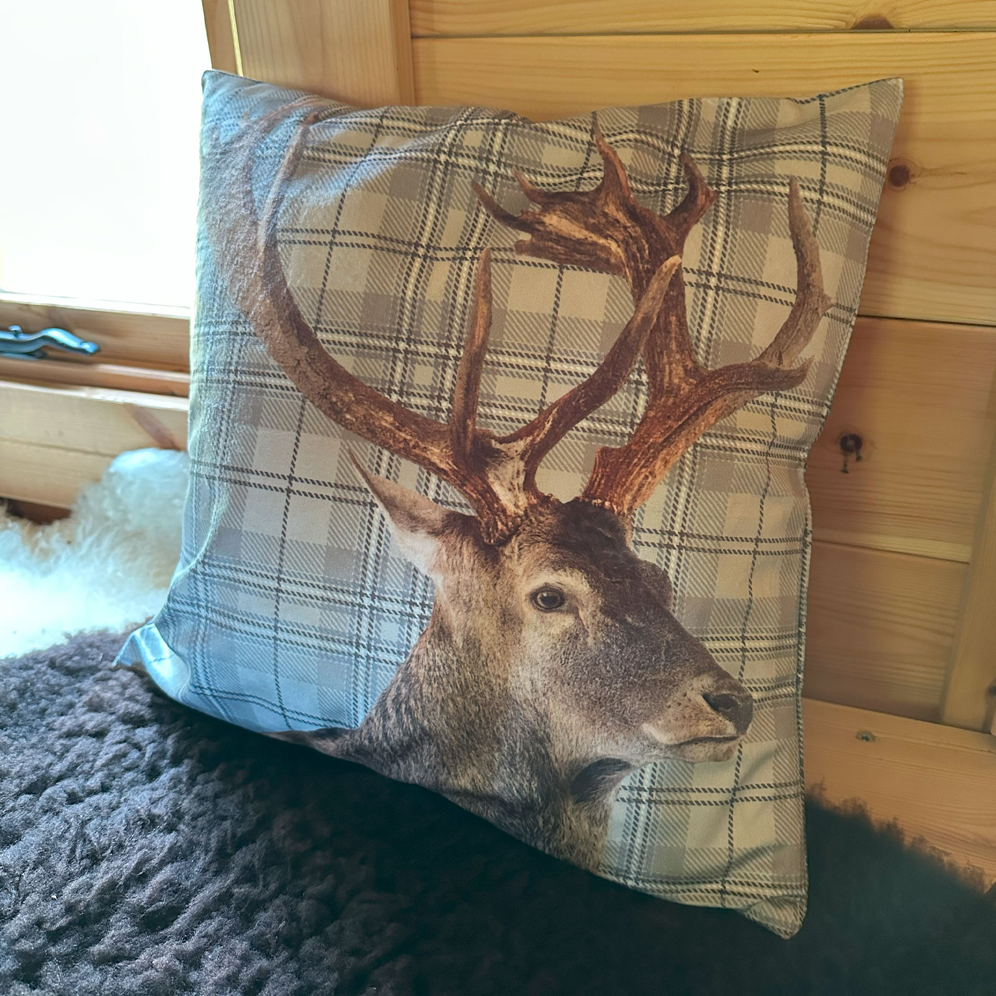 Acheter Housse de coussin "Cervo"  dans la boutique en ligne de Frank Flechtwaren