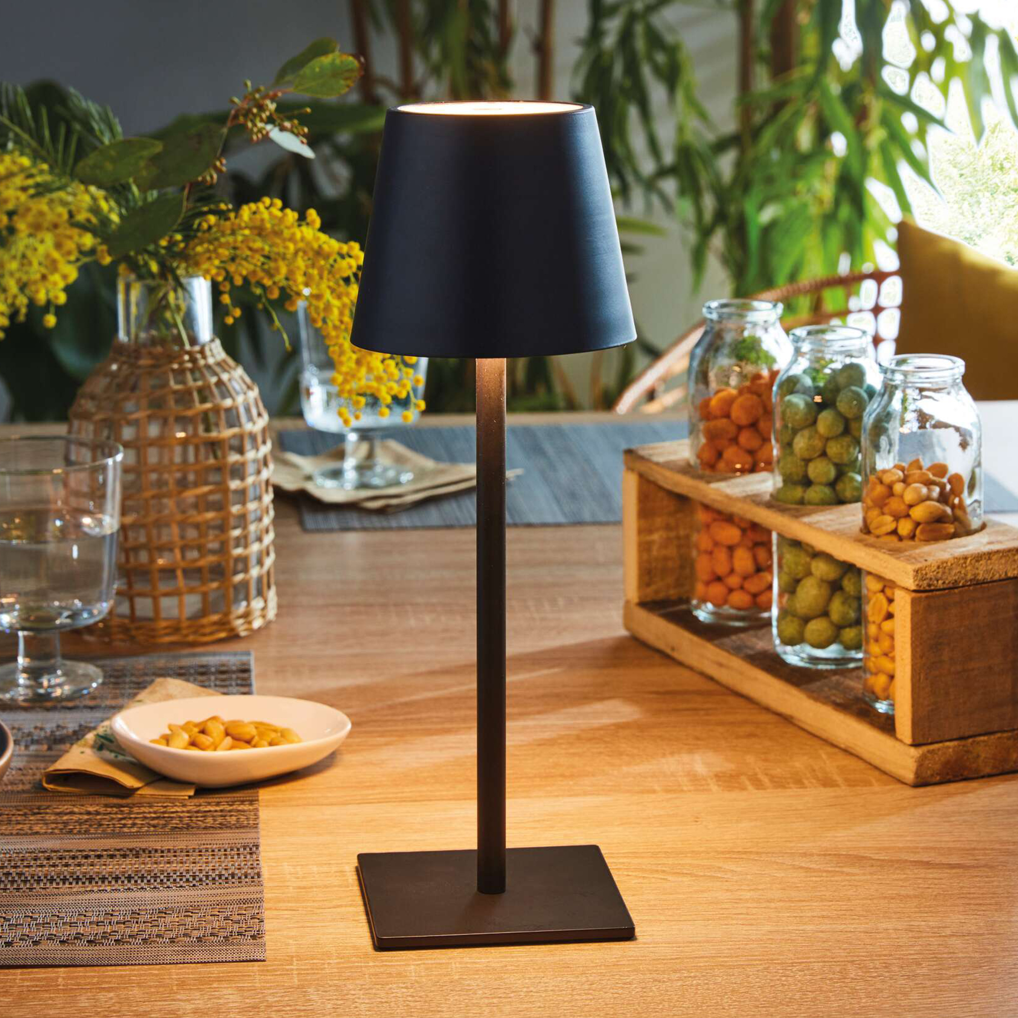 Acheter Lampe de table LED "Black"  dans la boutique en ligne de Frank Flechtwaren