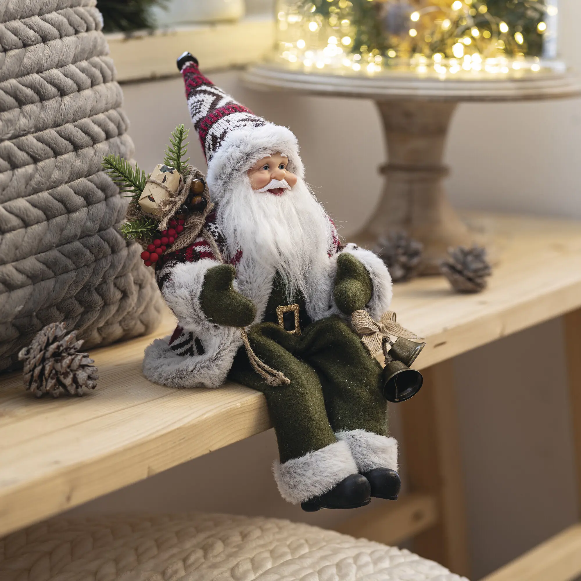 Acheter Figurine de rebord "Père Noël avec clochette"  dans la boutique en ligne de Frank Flechtwaren