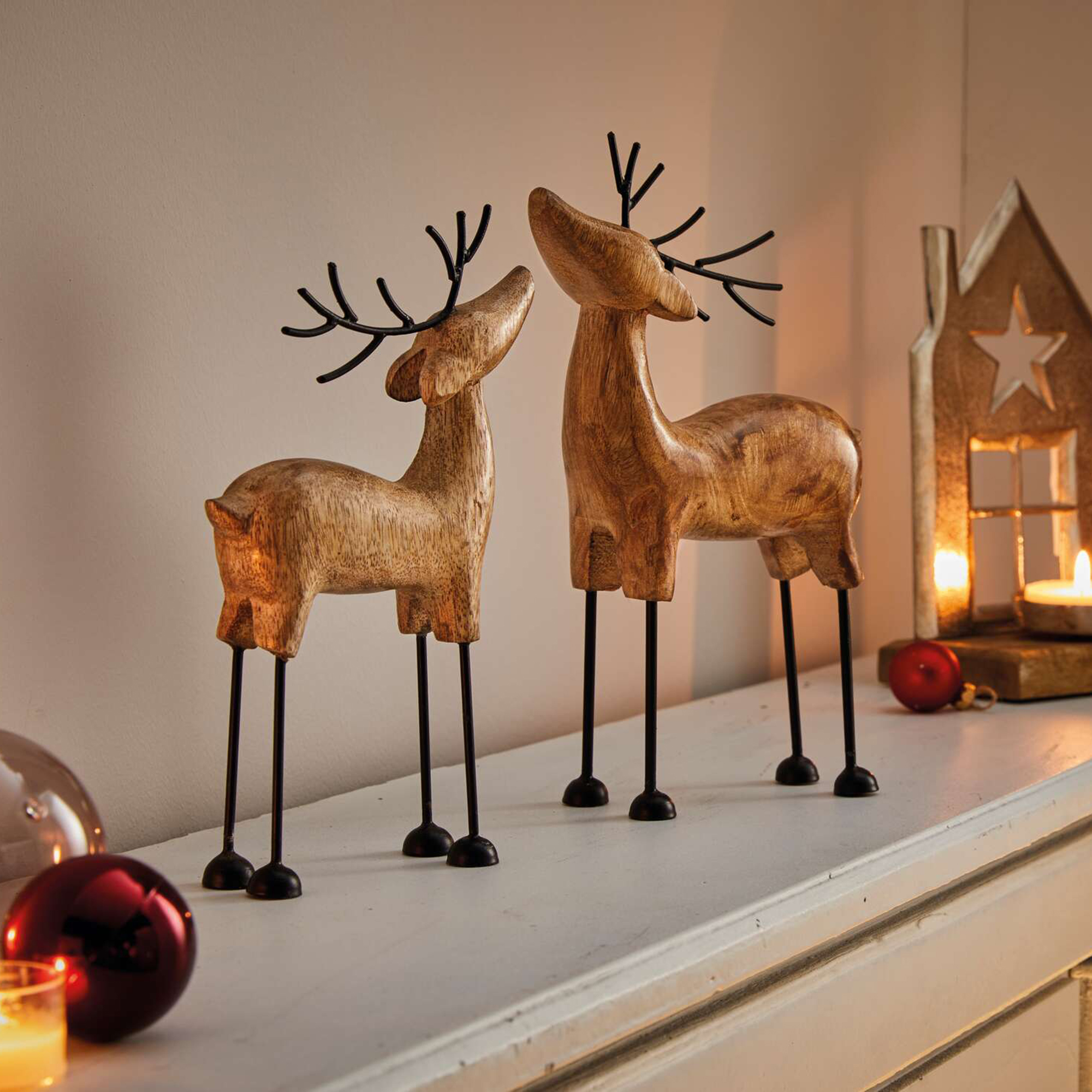 Acheter Lot de 2 rennes "bois de manguier"  dans la boutique en ligne de Frank Flechtwaren pour Noël