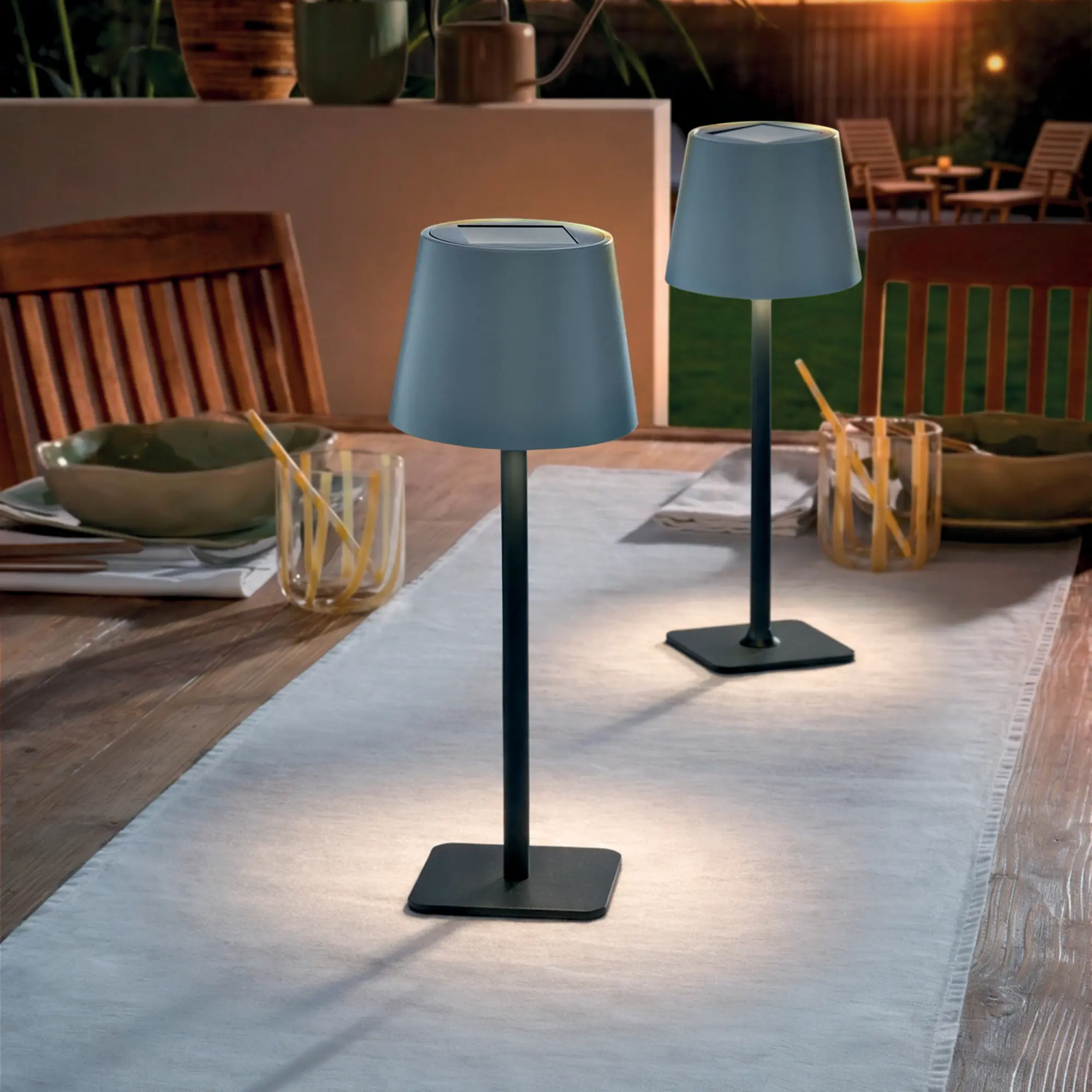Acheter Lampe de table solaire LED "Grey"  dans la boutique en ligne de Frank Flechtwaren