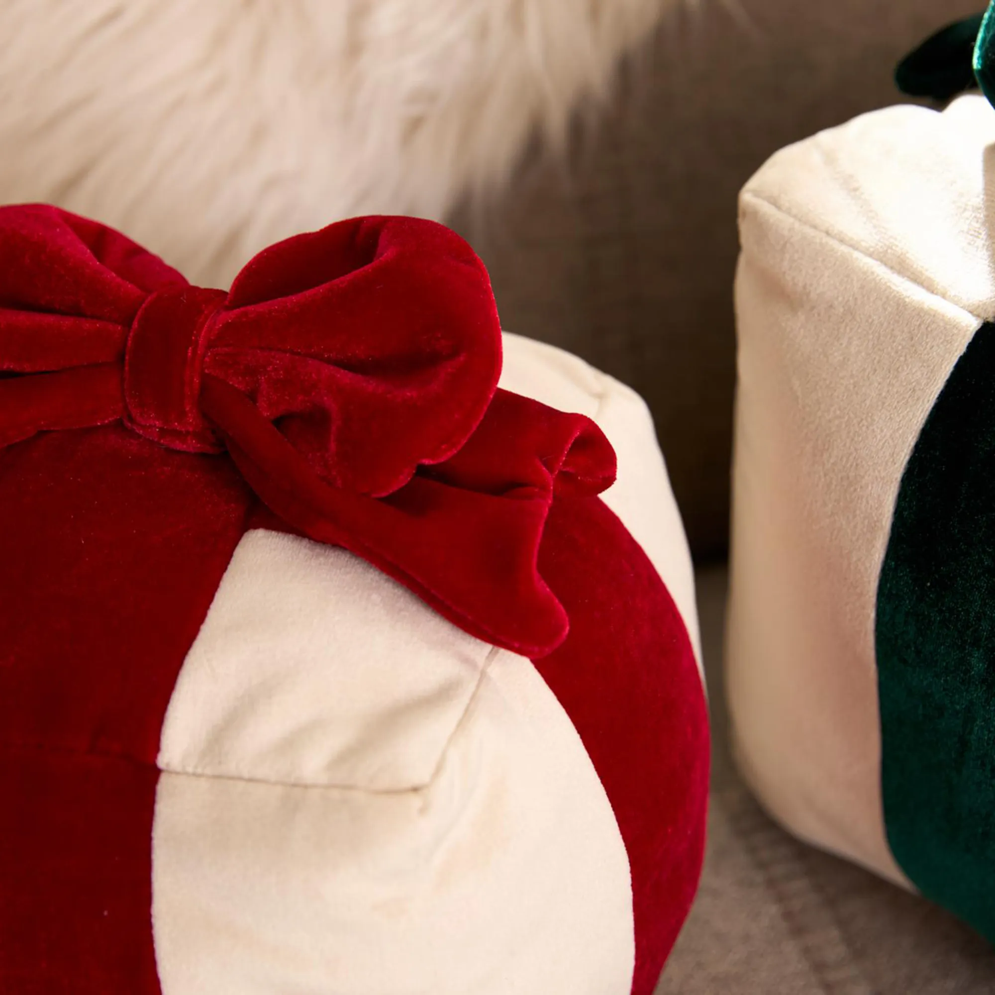 Acheter Coussins décoratifs « Cadeau », lot de 2 dans la boutique en ligne de Frank Flechtwaren pour Coussins &amp; remplissages