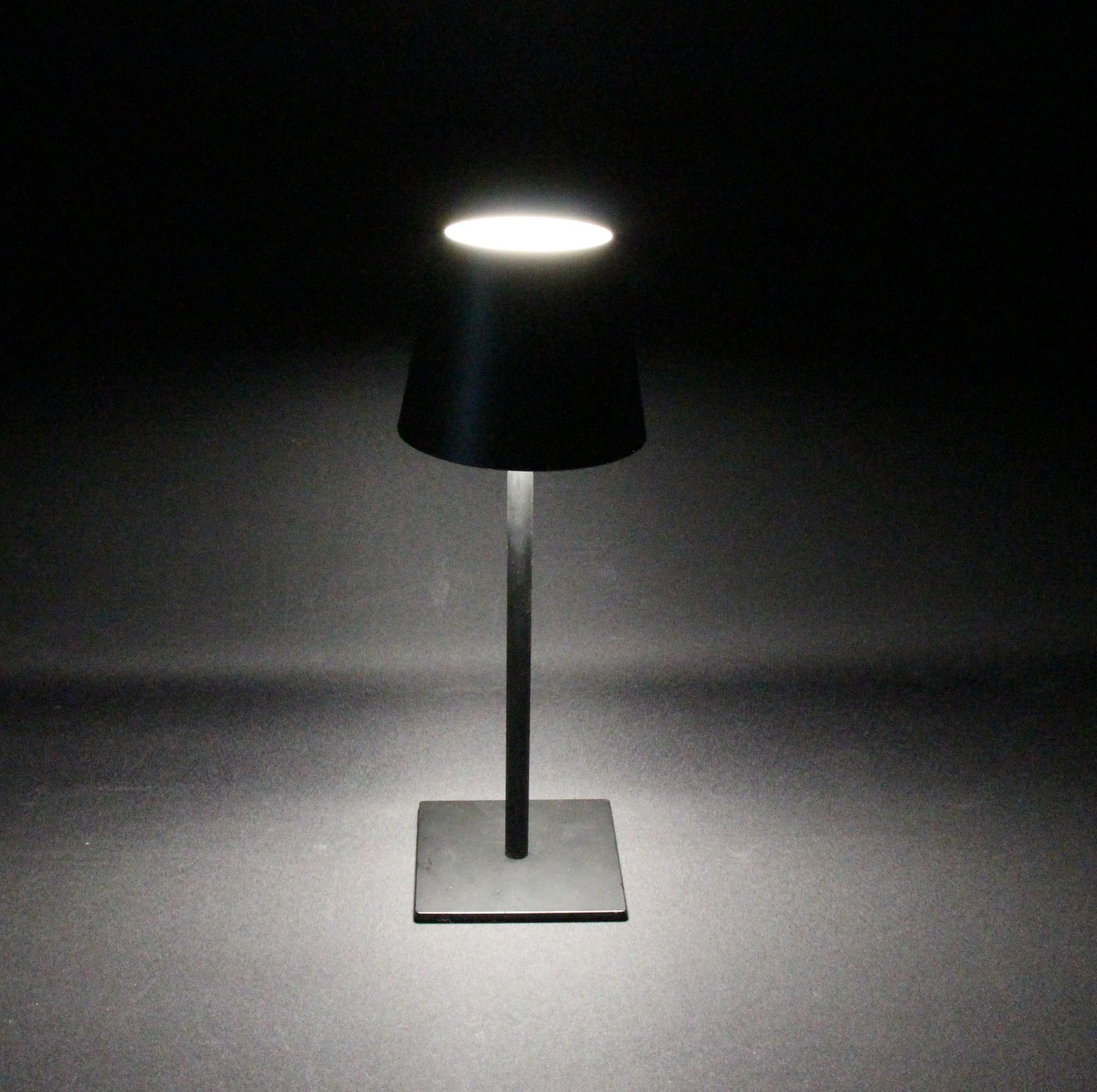 Acheter Lampe de table LED "Black" dans la boutique en ligne de Frank Flechtwaren pour Lampes LED Acheter Lampe de table LED "Black" dans la boutique en ligne de Frank Flechtwaren pour Lampes LED