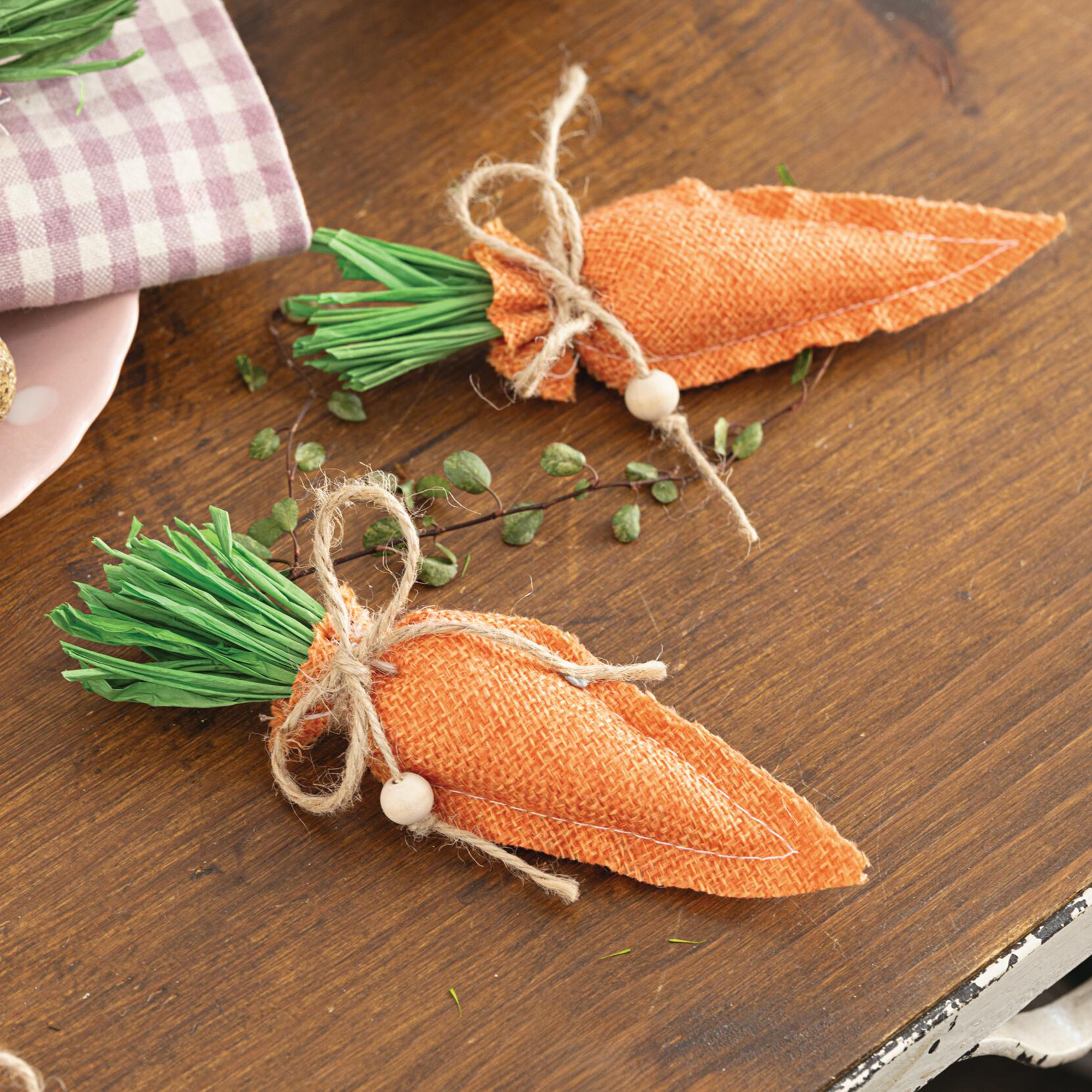 Acheter Lot de 8 décos de Pâques "carottes"  dans la boutique en ligne de Frank Flechtwaren