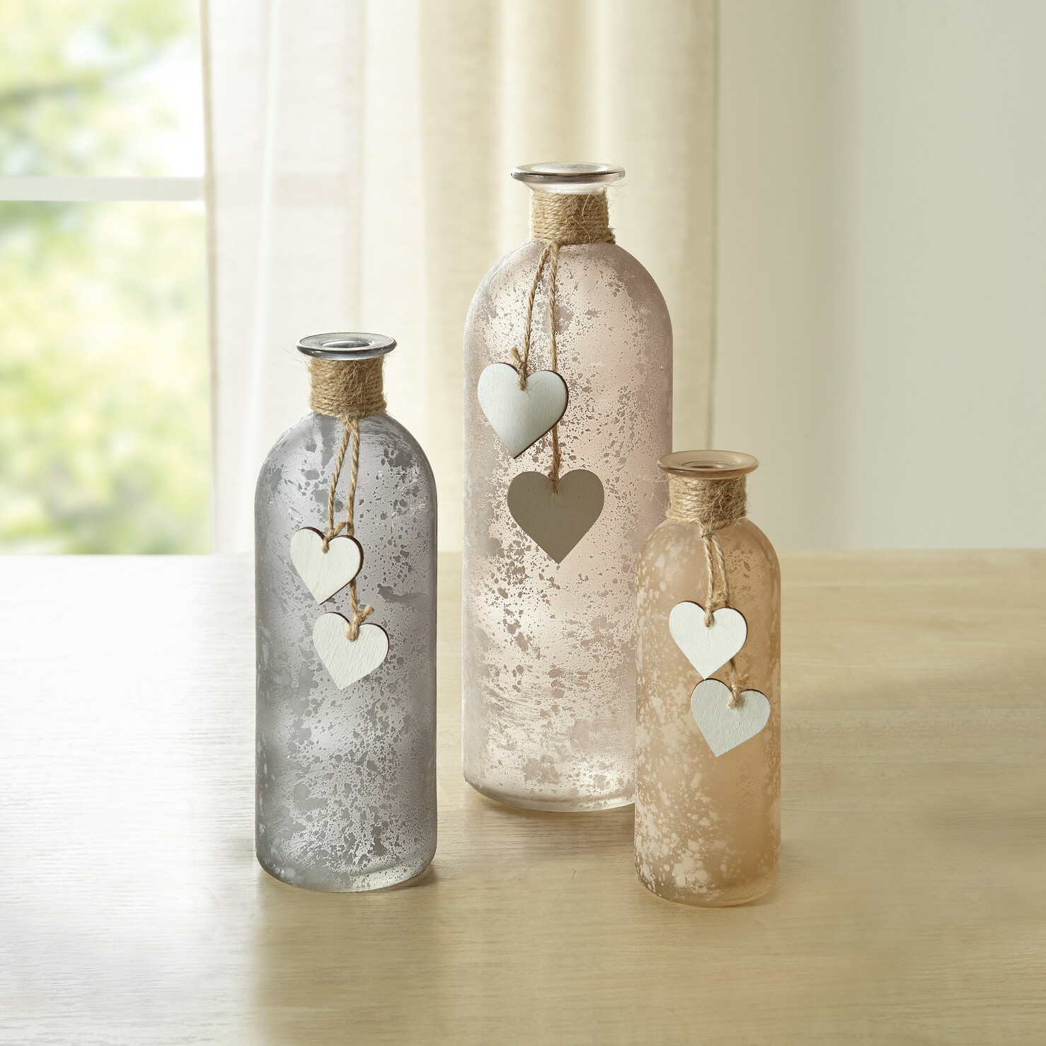 Acheter Lot de 3 vases décoratifs "petit coeur"  dans la boutique en ligne de Frank Flechtwaren