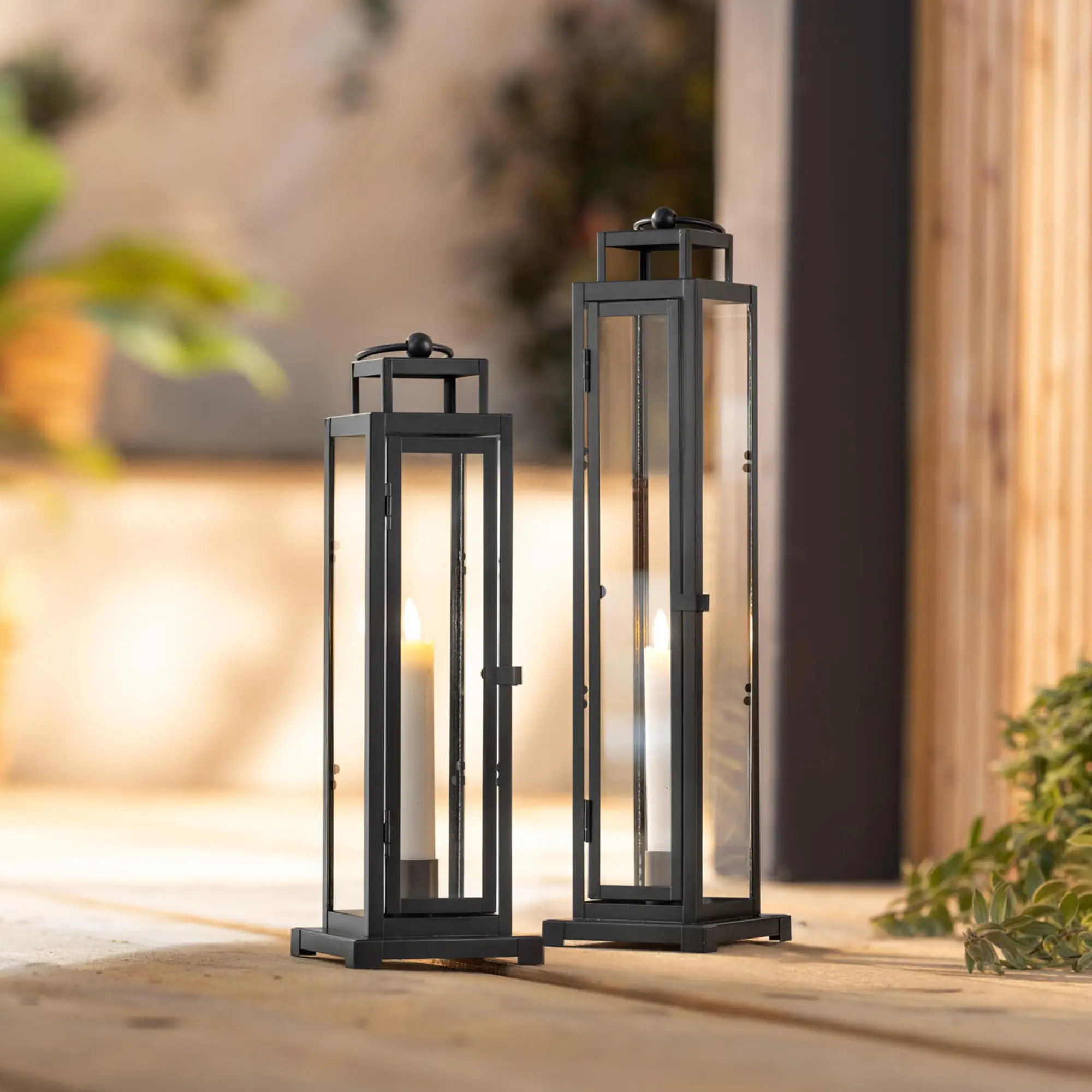 Acheter Lot de 2 lanternes "Modern Black"  dans la boutique en ligne de Frank Flechtwaren pour La magie de l'été