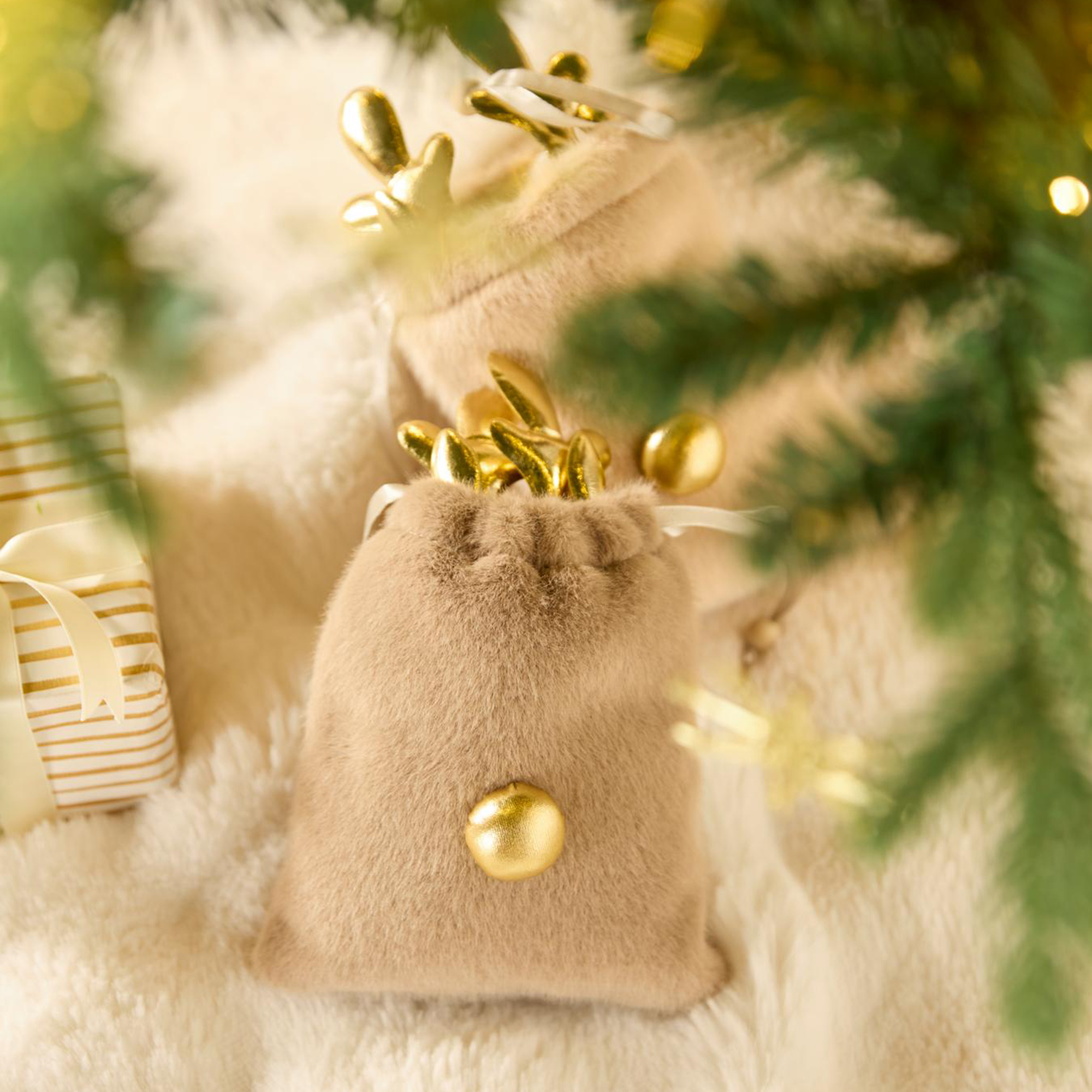 Acheter Sacs-cadeaux « Plüsch », lot de 3 dans la boutique en ligne de Frank Flechtwaren pour Sacs et pochettes cadeaux