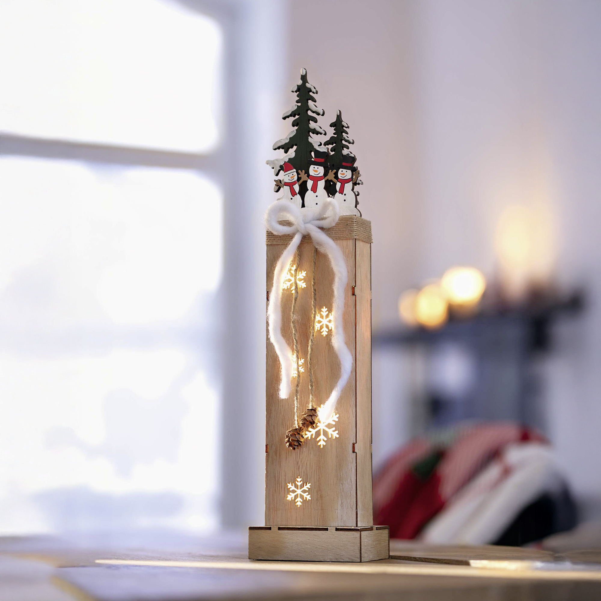 Acheter Colonne LED "Bonhommes de neige dans la forêt"  dans la boutique en ligne de Frank Flechtwaren