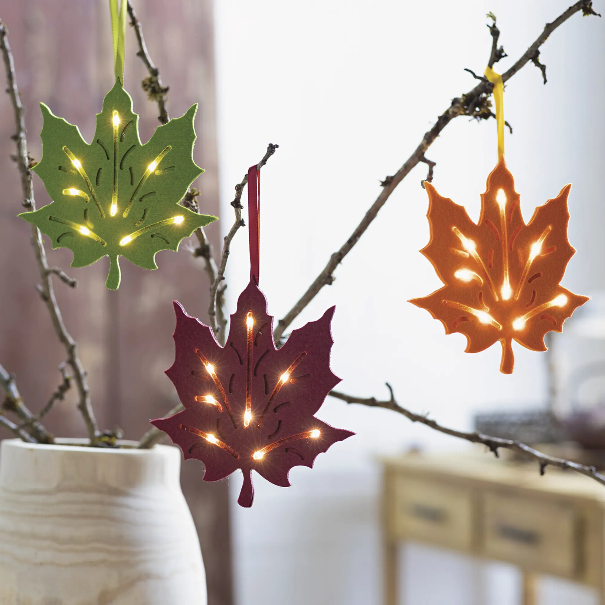 Acheter Lot de 3 suspensions LED "feuille d'érable"  dans la boutique en ligne de Frank Flechtwaren
