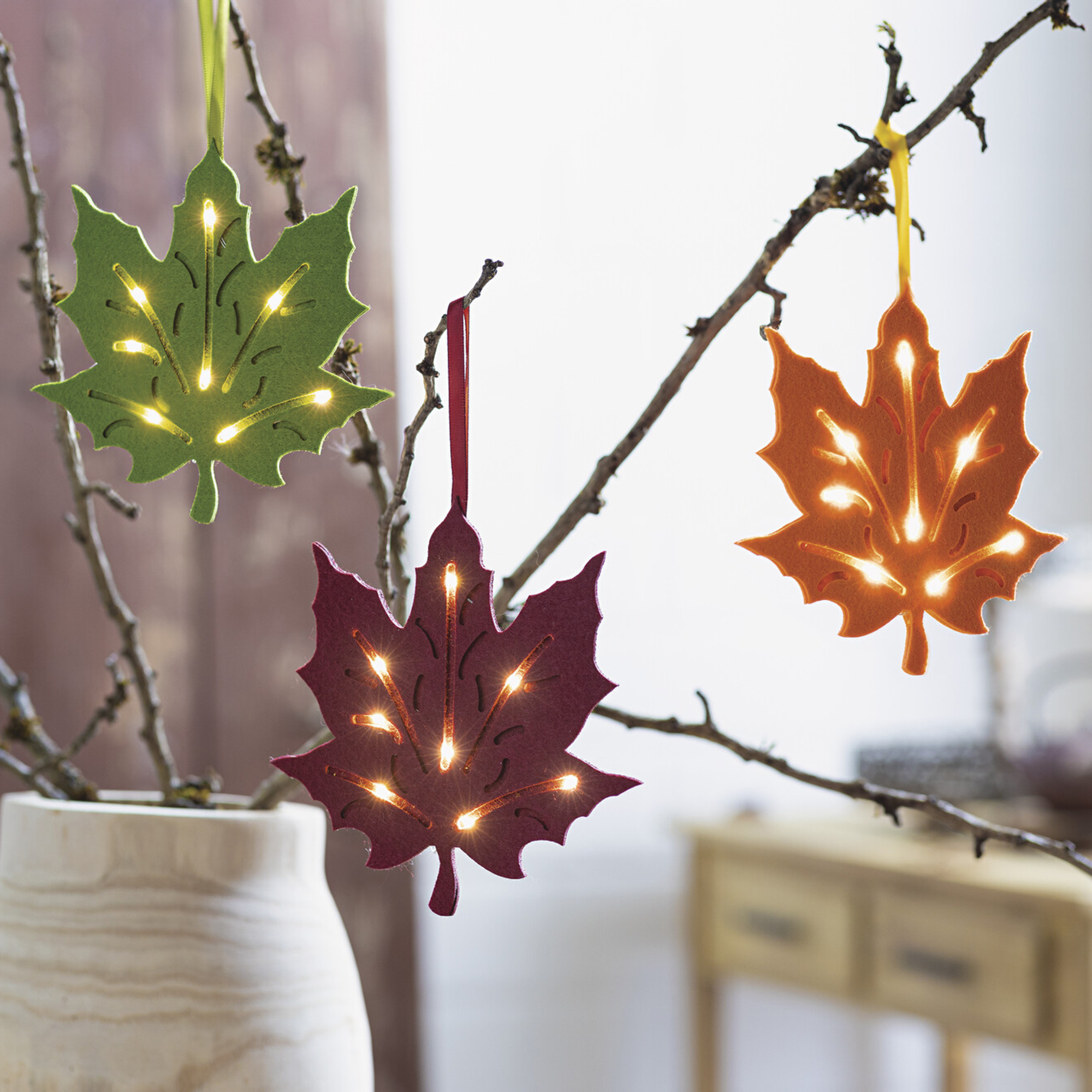 Acheter Lot de 3 suspensions LED "feuille d'érable"  dans la boutique en ligne de Frank Flechtwaren pour Série titre automne/hiver