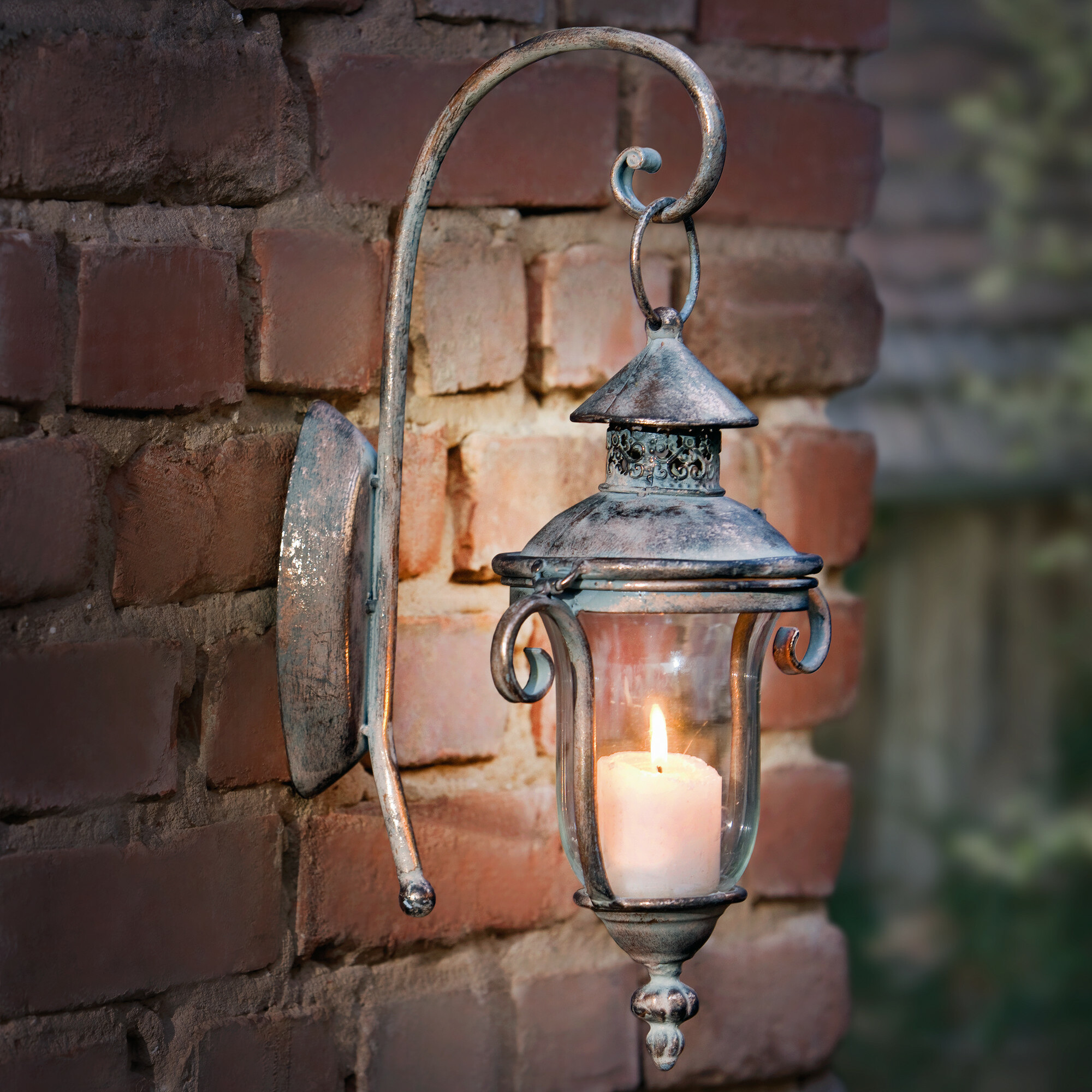 Acheter Lanterne murale "Shabby-Grey"  dans la boutique en ligne de Frank Flechtwaren