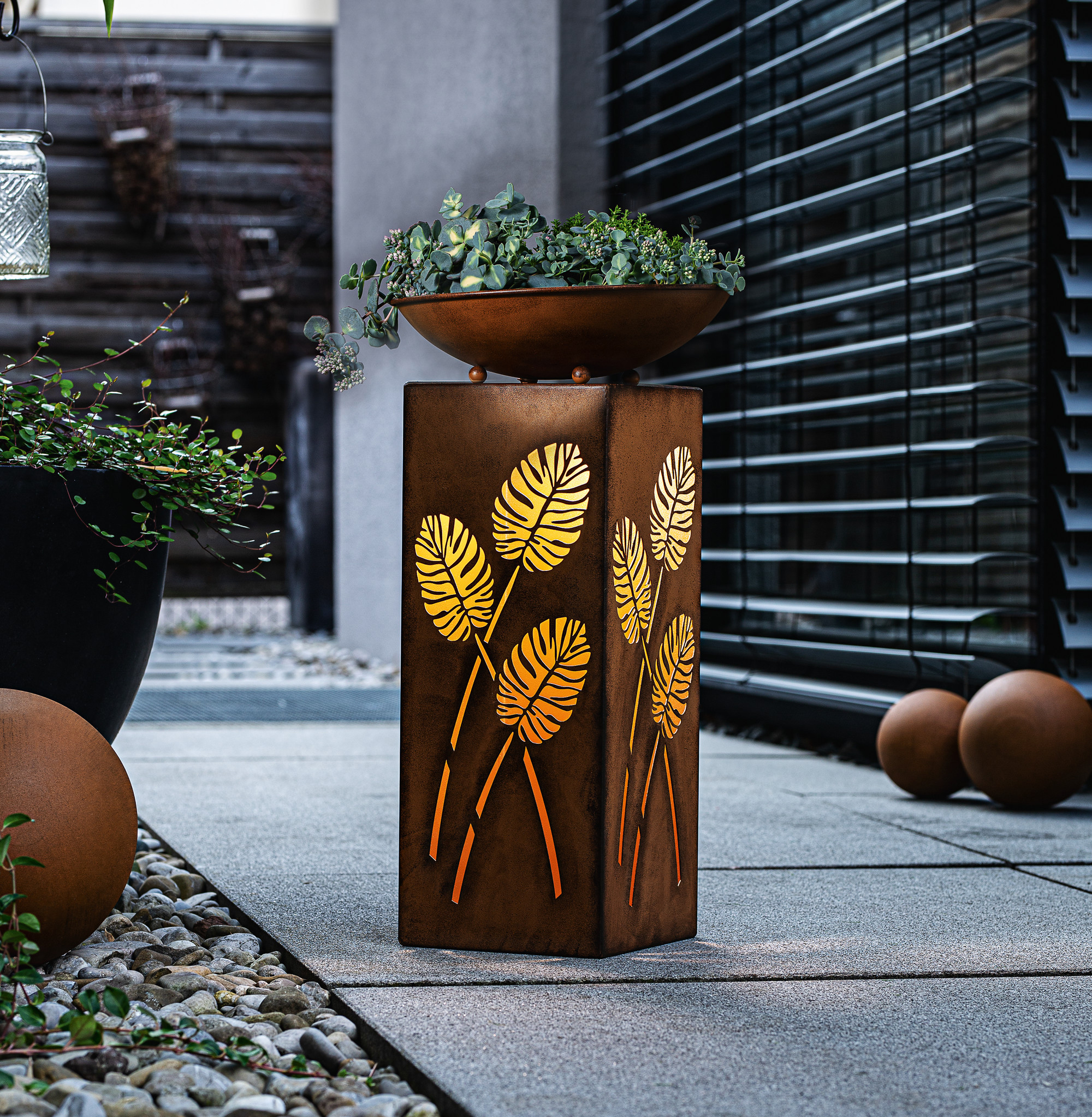Acheter Colonne LED "feuilles" 2 pcs  dans la boutique en ligne de Frank Flechtwaren