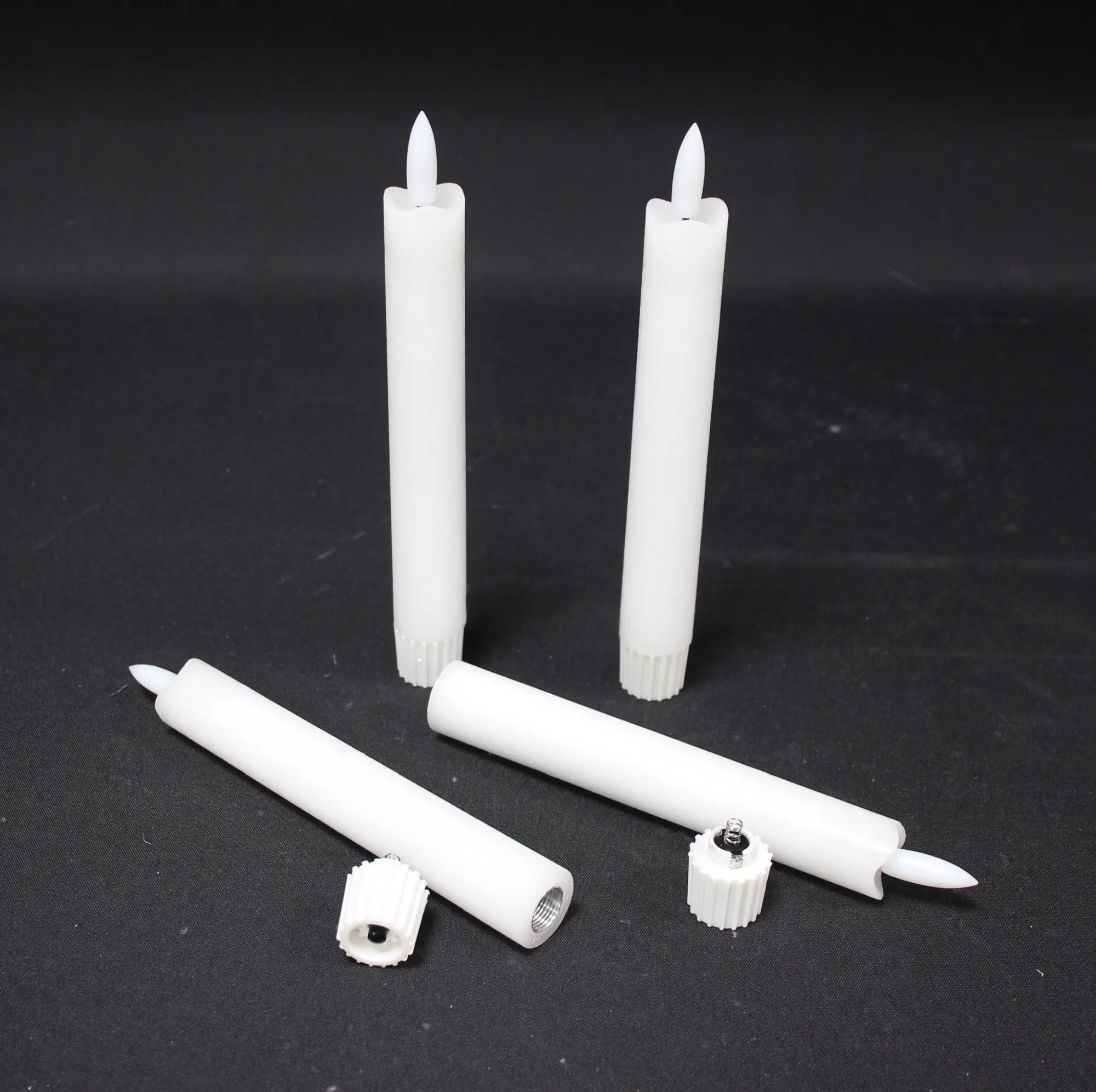 Acheter Lot de 4 bougies tiges "classique"  dans la boutique en ligne de Frank Flechtwaren pour Or &amp; Noir