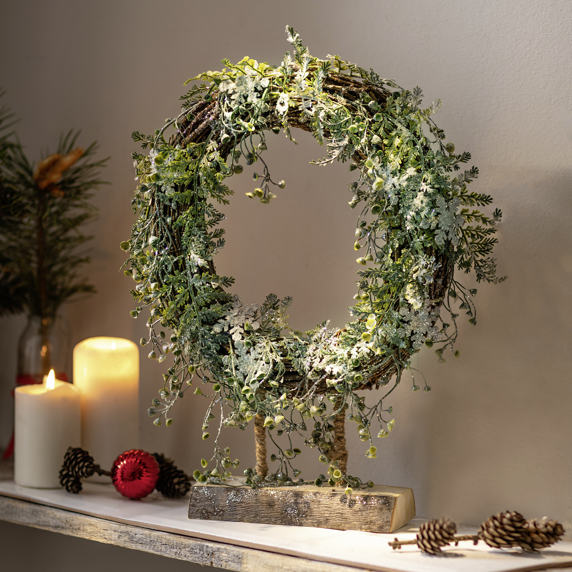 Acheter Couronne "hivernale"  dans la boutique en ligne de Frank Flechtwaren