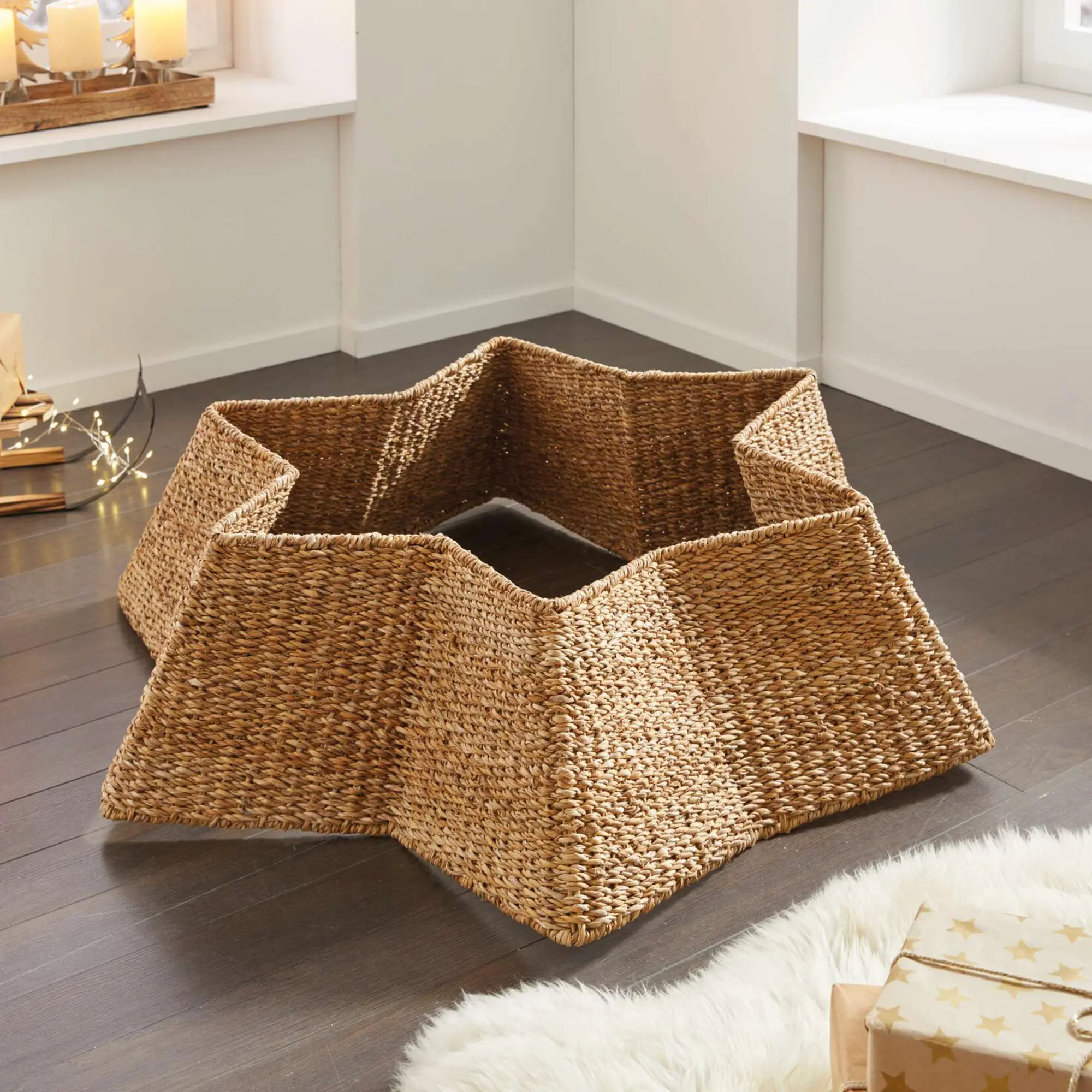 Acheter Bordure pour arbre de Noël "étoile"  dans la boutique en ligne de Frank Flechtwaren