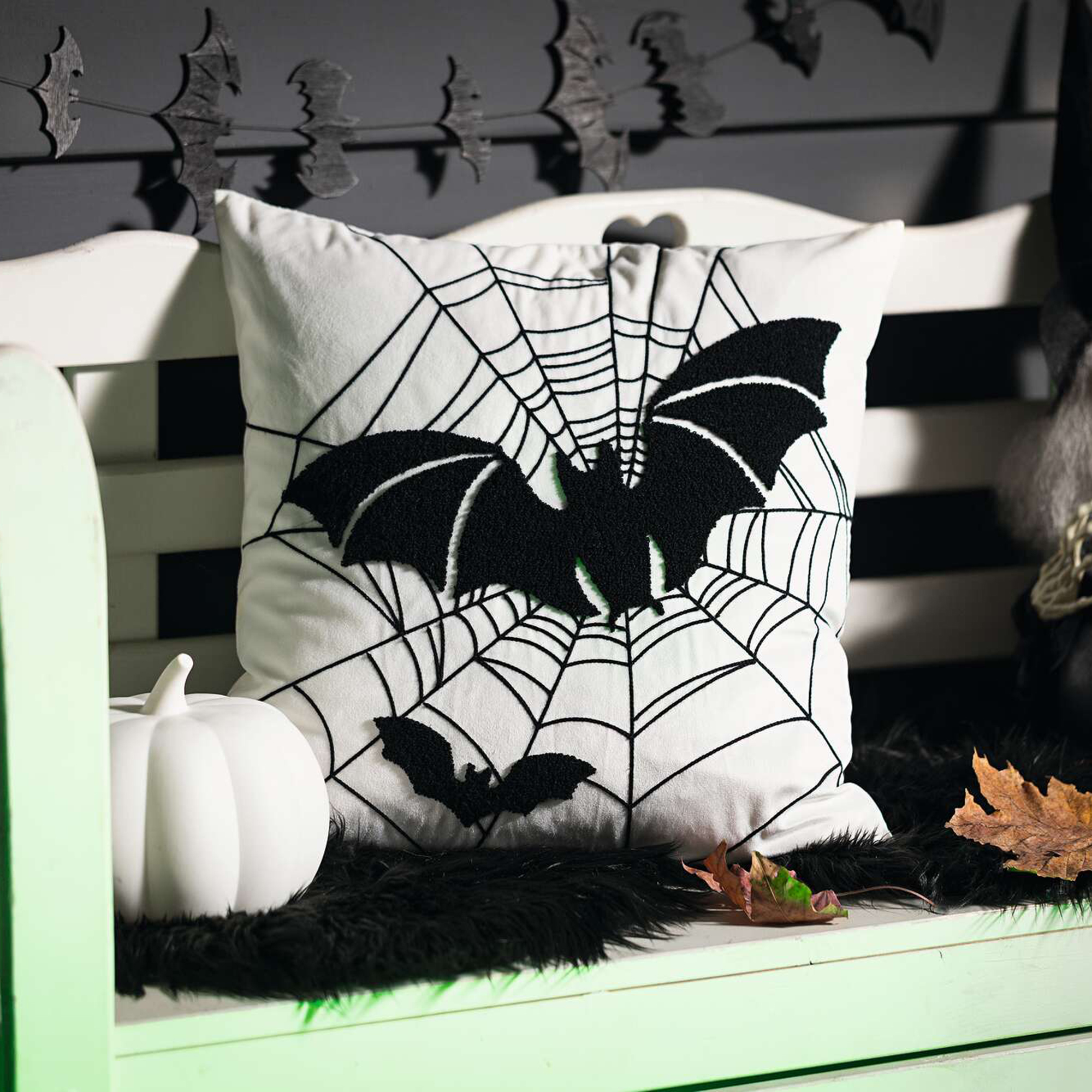 Acheter Housse de coussin "chauve-souris"  dans la boutique en ligne de Frank Flechtwaren