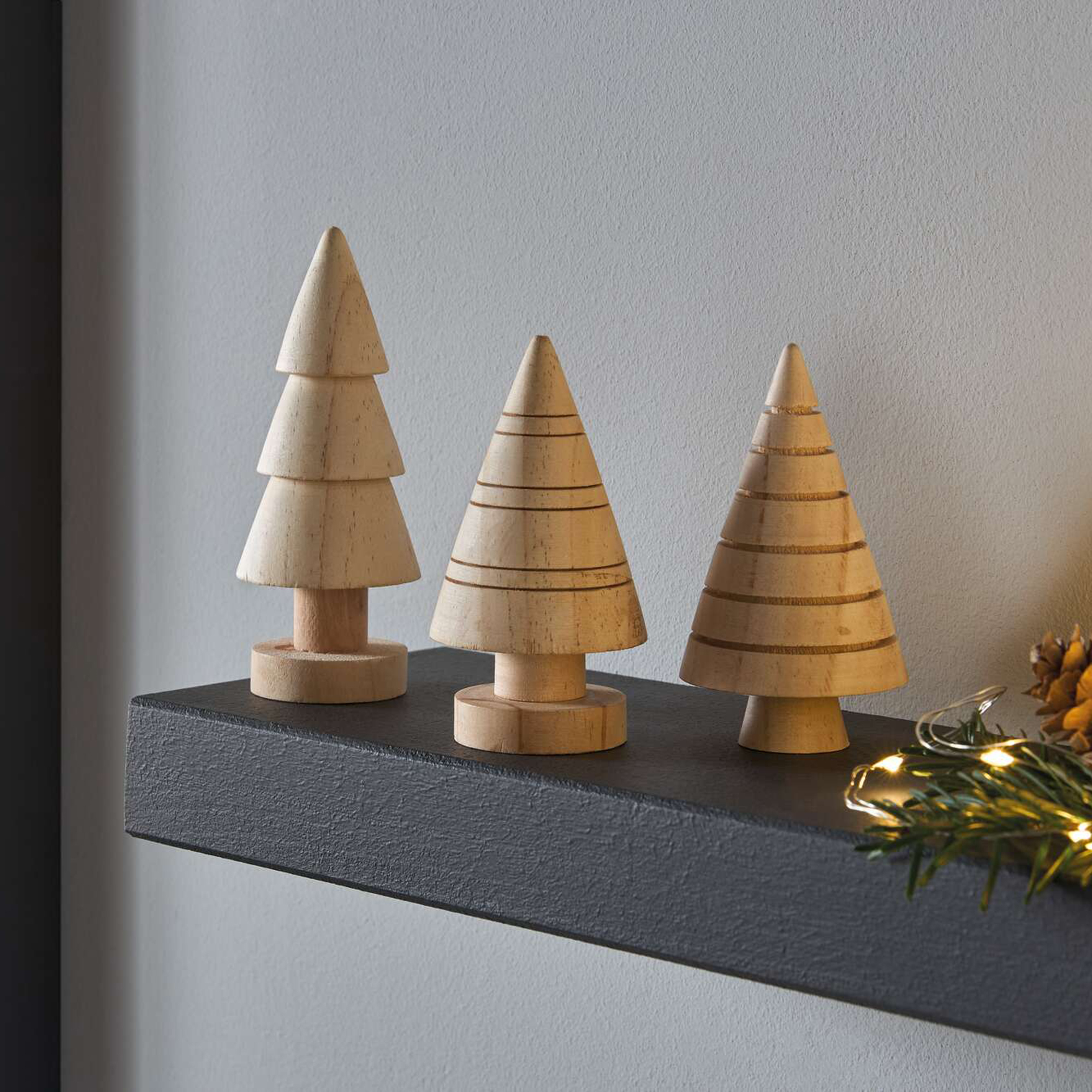 Acheter Lot de 3 petits arbres "bois"  dans la boutique en ligne de Frank Flechtwaren pour Noël