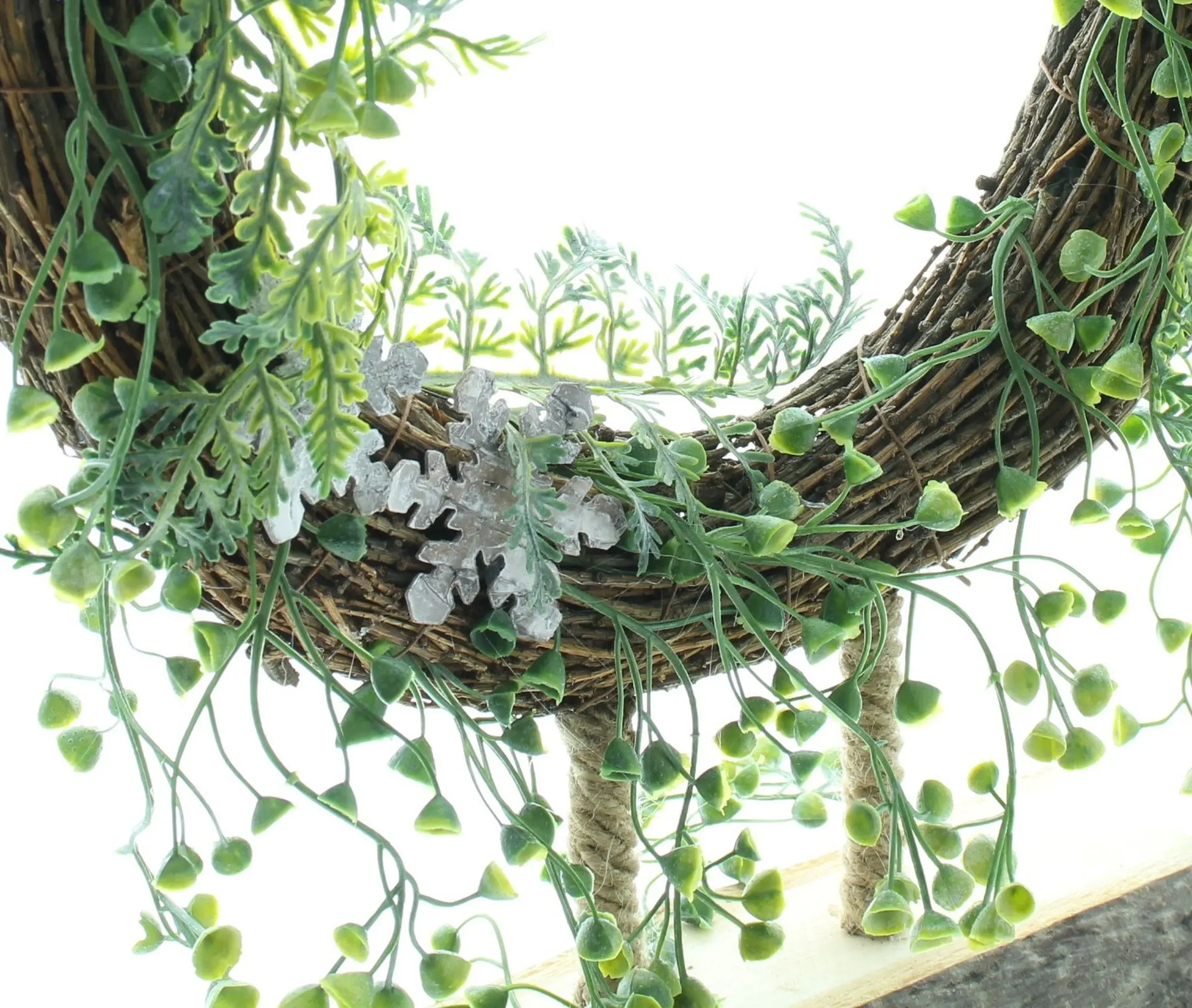 Acheter Couronne "hivernale" dans la boutique en ligne de Frank Flechtwaren pour Couronnes de Noël Acheter Couronne "hivernale" dans la boutique en ligne de Frank Flechtwaren pour Couronnes de Noël