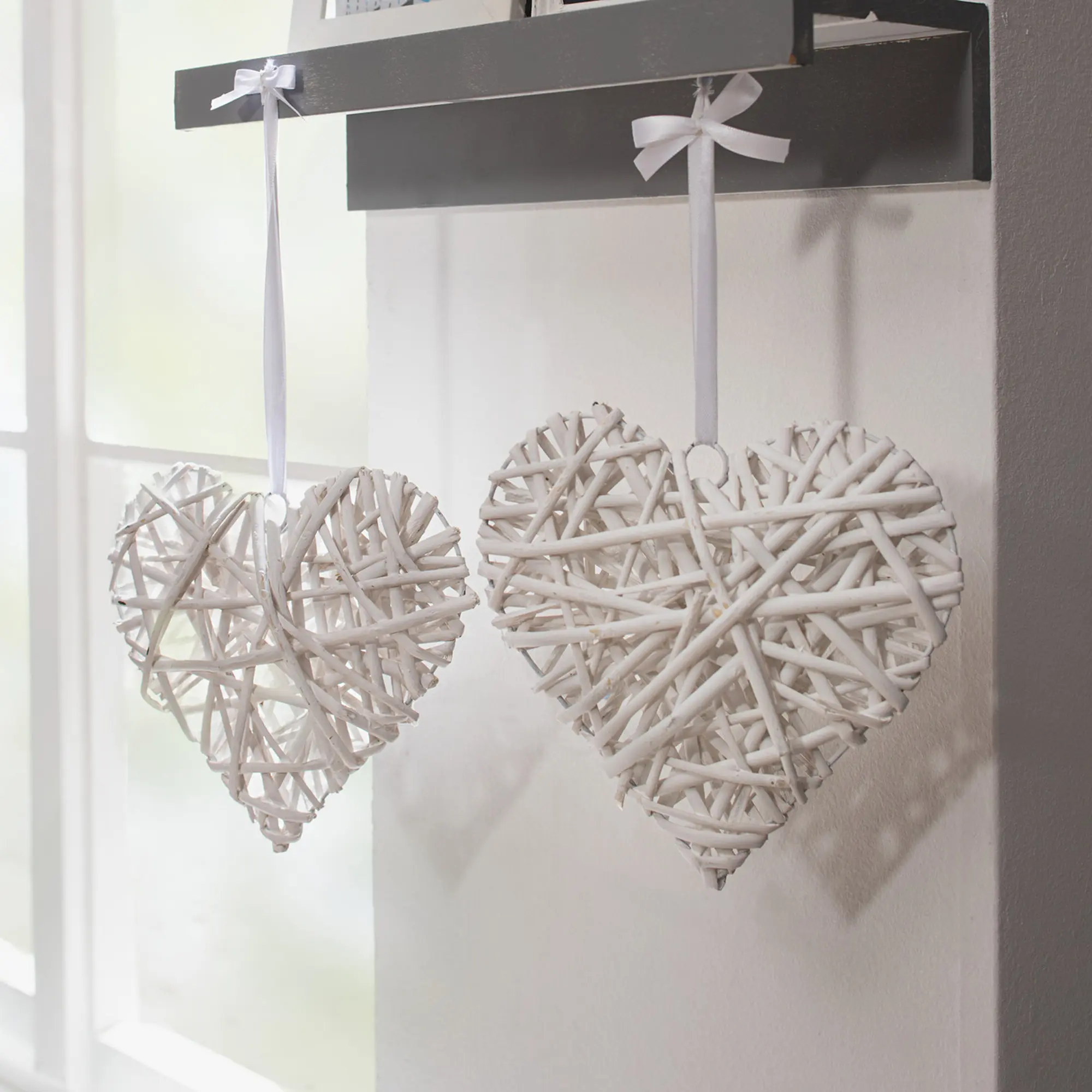 Acheter Lot de 2 suspensions "coeur blanc"  dans la boutique en ligne de Frank Flechtwaren