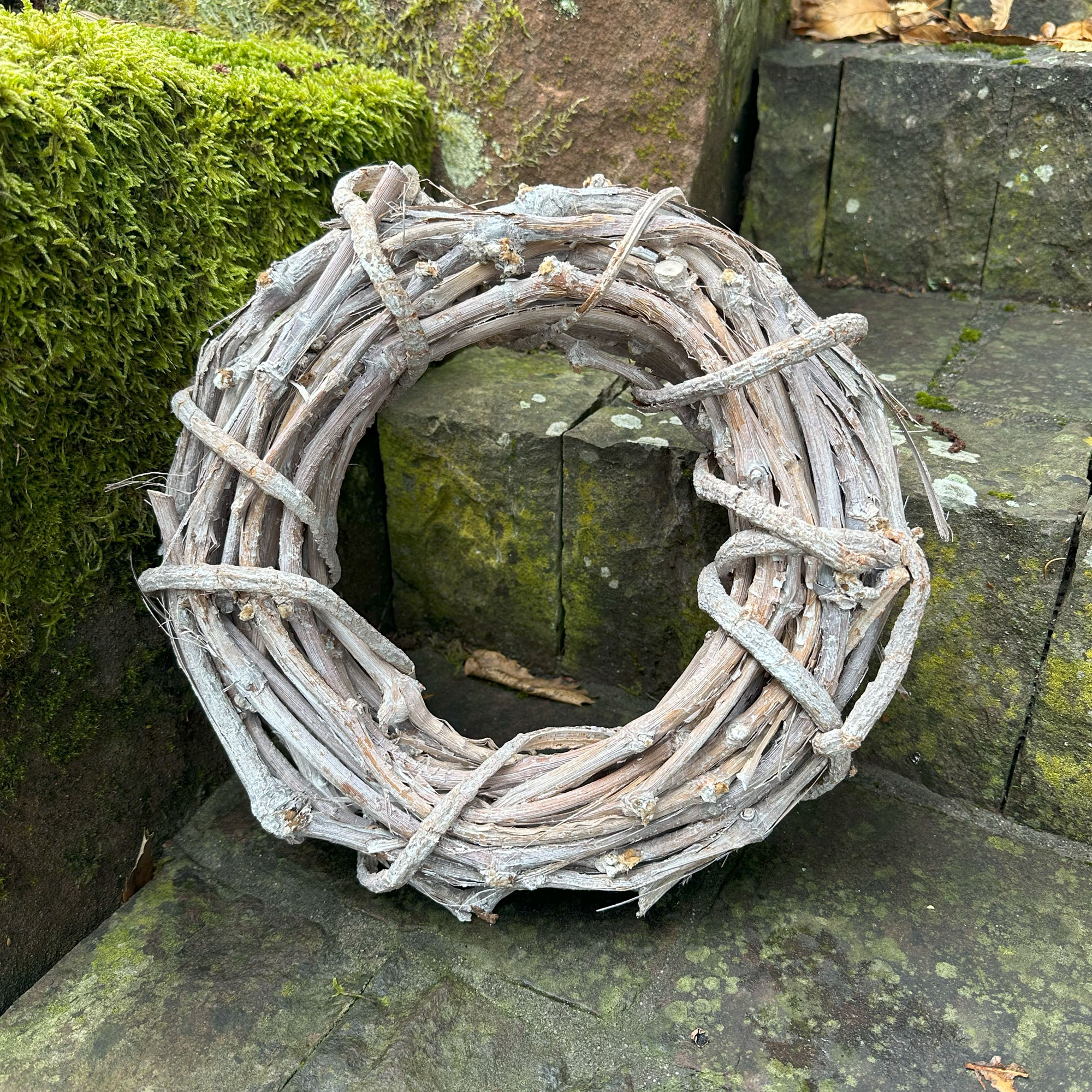 Acheter Couronne "Vigne grise"  dans la boutique en ligne de Frank Flechtwaren