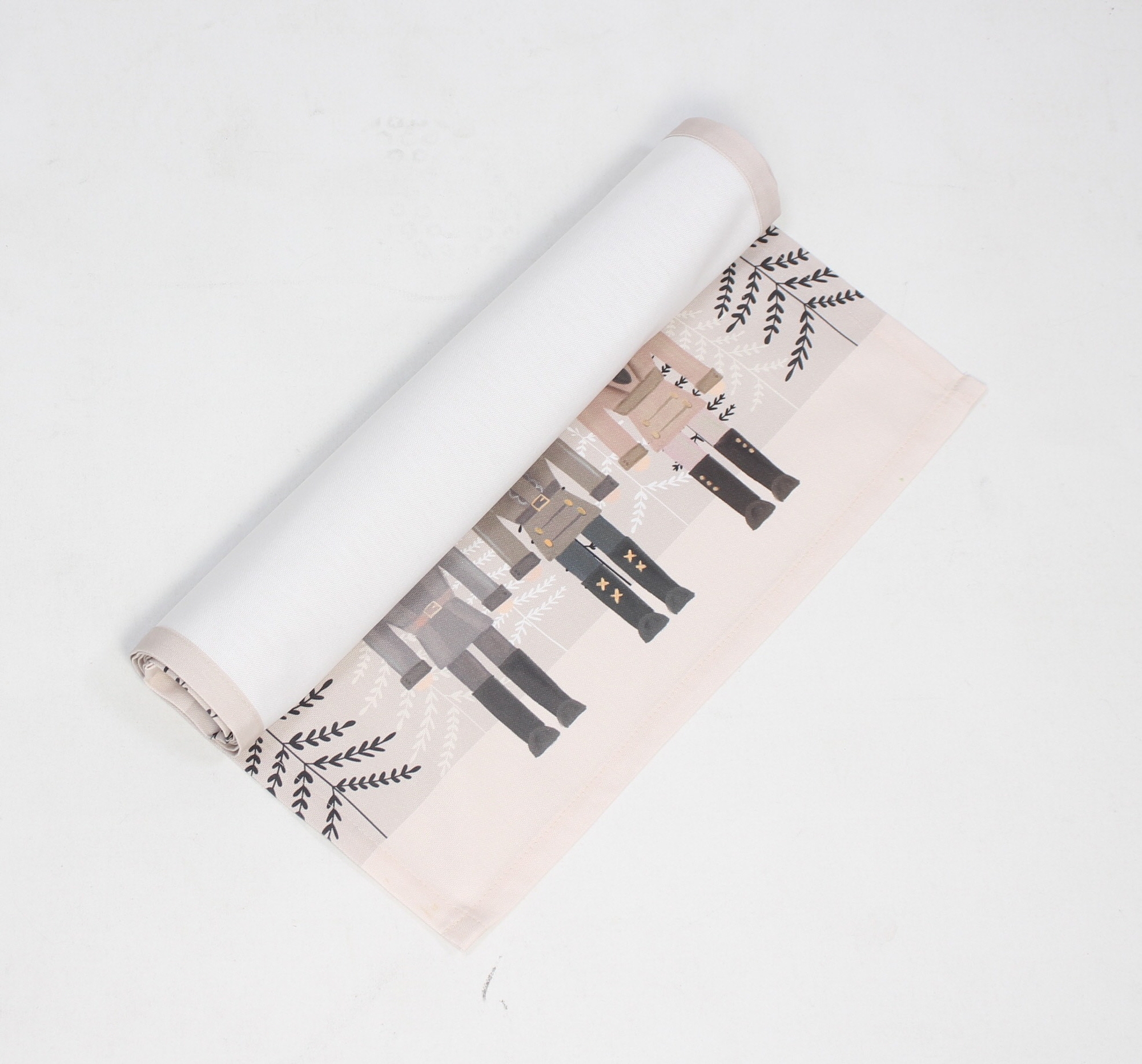 Acheter Chemin de table "casse-noisette"  dans la boutique en ligne de Frank Flechtwaren pour Nouvel arrivage