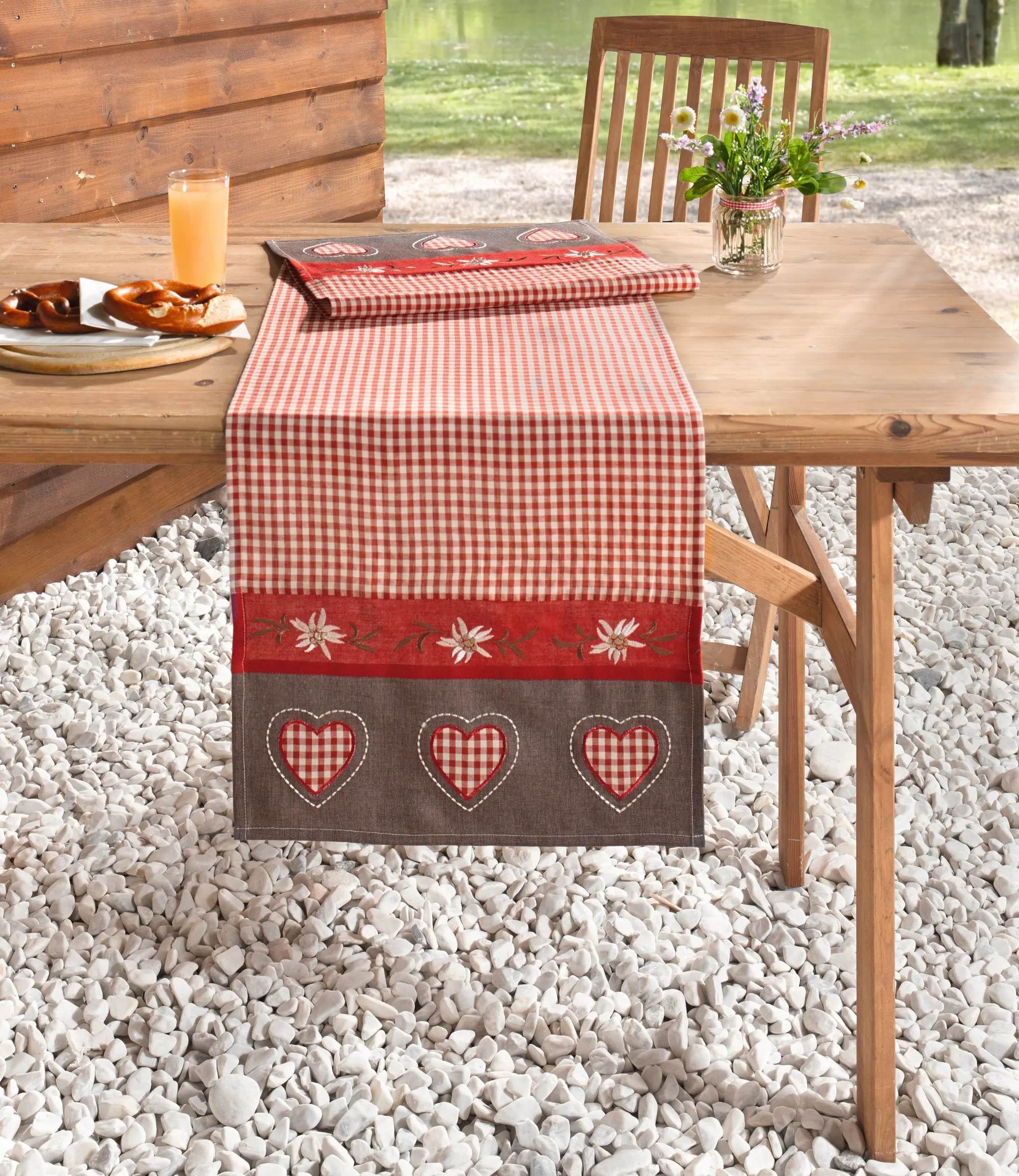 Acheter Chemin de table "joie alpine"  dans la boutique en ligne de Frank Flechtwaren