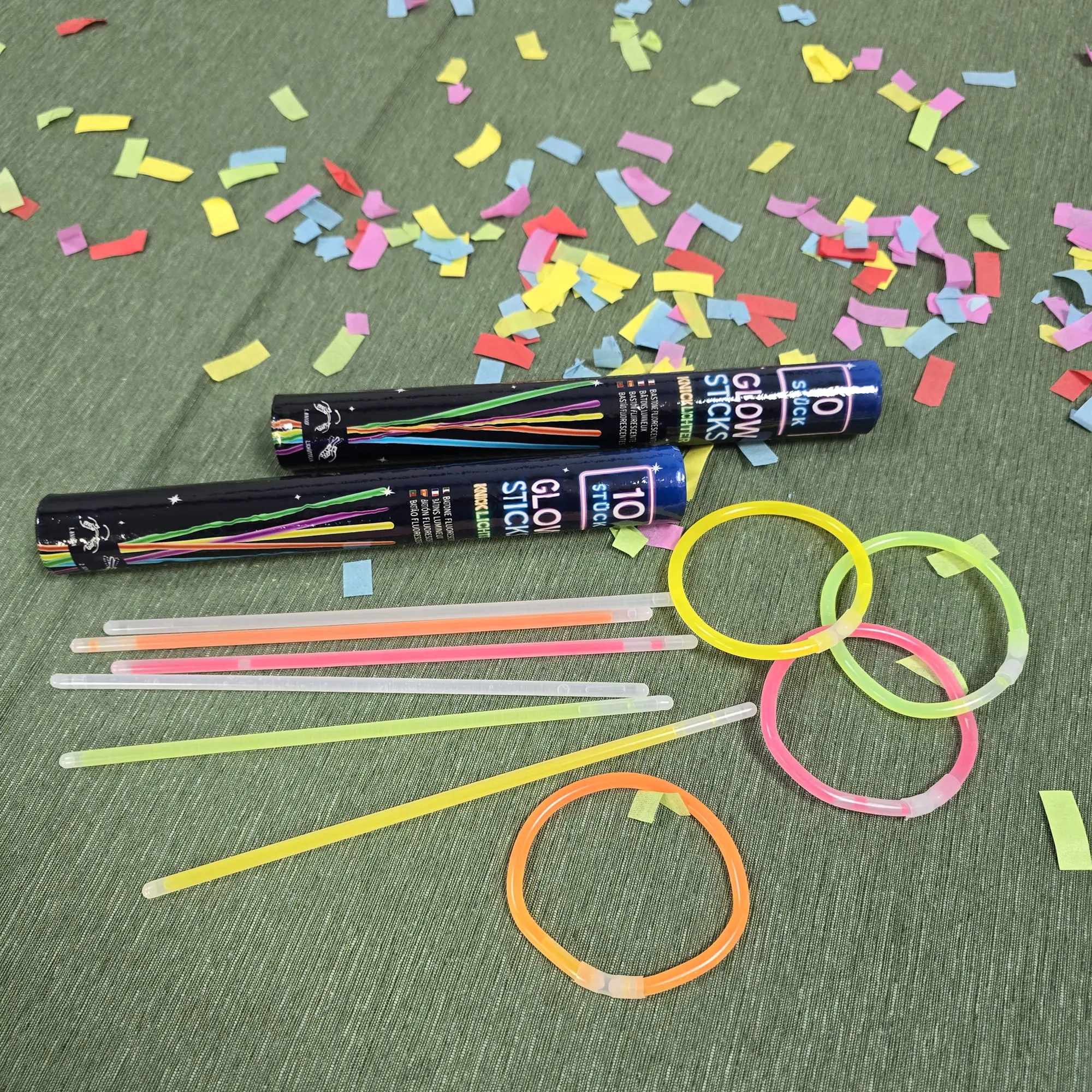 Acheter Lot de 30 bâtons lumineux "Néon"  dans la boutique en ligne de Frank Flechtwaren