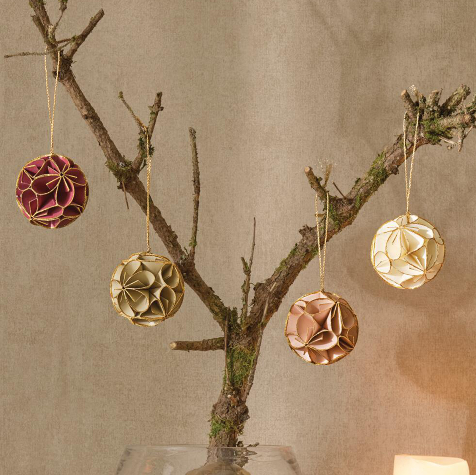 Acheter Suspensions décoratives « Boules de Noël », lot de 4 dans la boutique en ligne de Frank Flechtwaren pour Décorations à suspendre