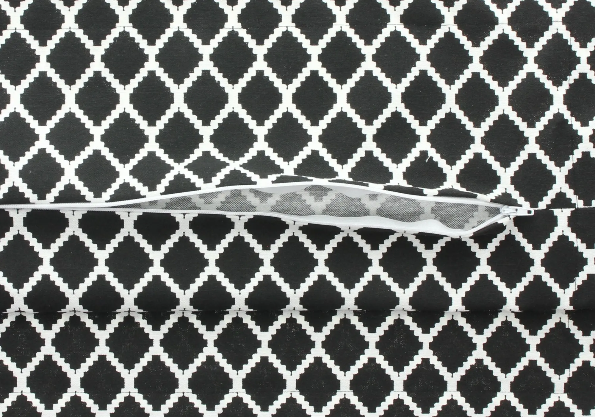 Acheter Housse de coussin "Black &amp; White"  dans la boutique en ligne de Frank Flechtwaren pour Pâques