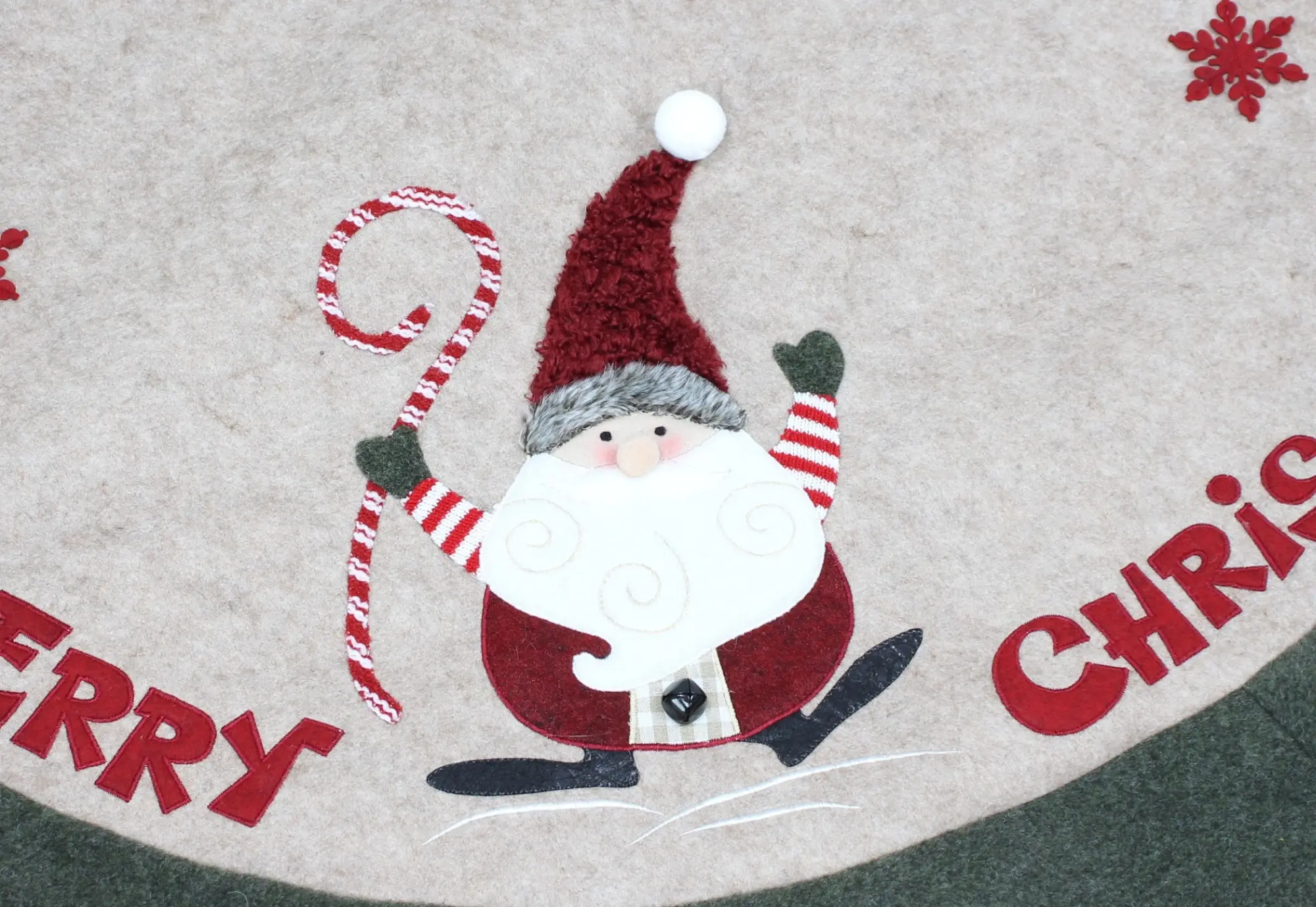 Acheter Couvre-pied de sapin de Noël "lutin"  dans la boutique en ligne de Frank Flechtwaren pour LEN