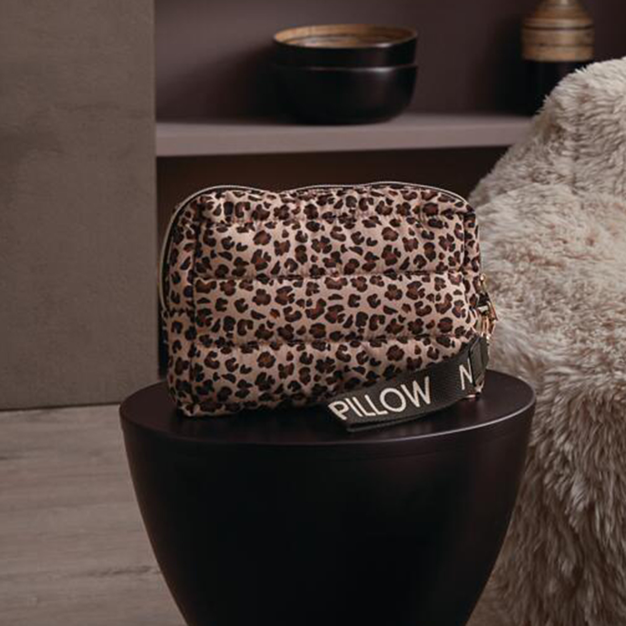 Acheter Trousse de maquillage "imprimé léopard"  dans la boutique en ligne de Frank Flechtwaren